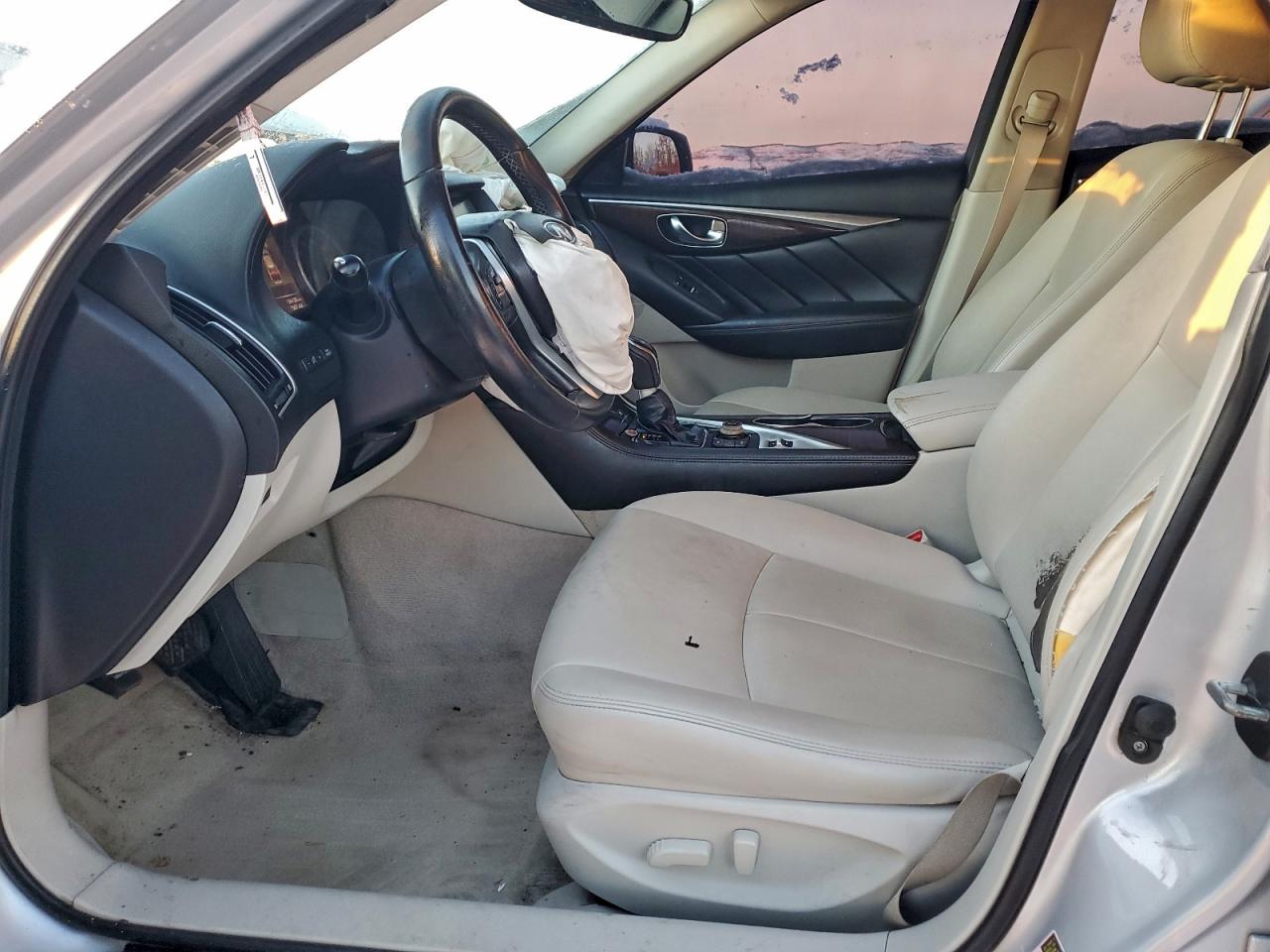 2018 INFINITI Q50 LUXE photo 7