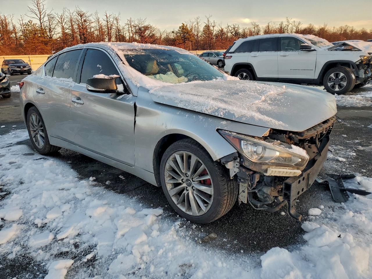 2018 INFINITI Q50 LUXE photo 4