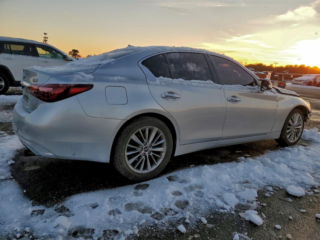 2018 INFINITI Q50 LUXE photo 3