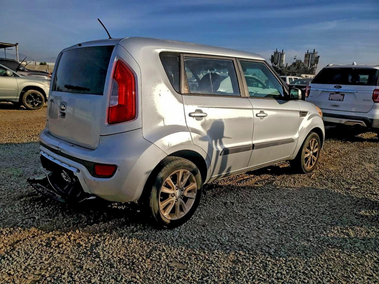 2013 KIA SOUL + photo 3