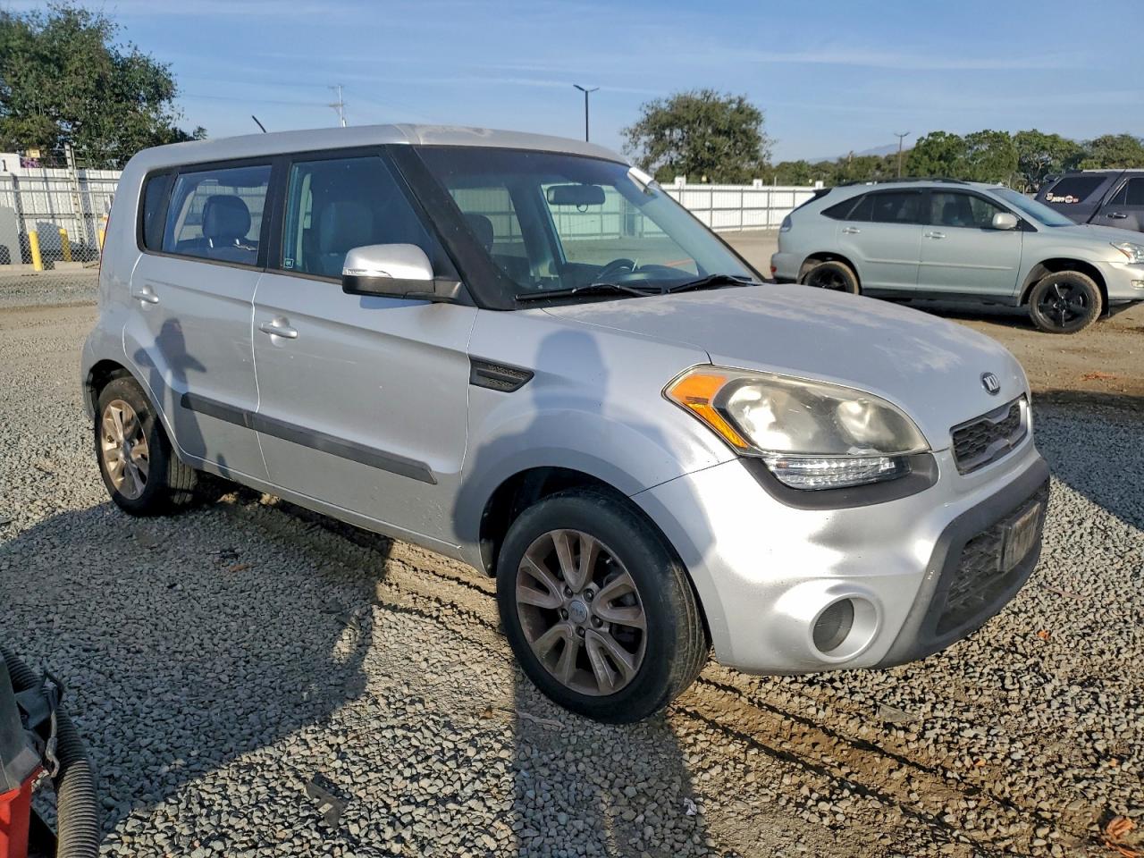 2013 KIA SOUL + photo 4
