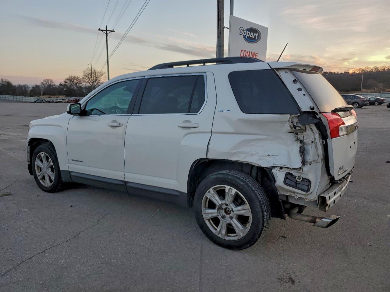 2017 GMC TERRAIN SLE photo 2
