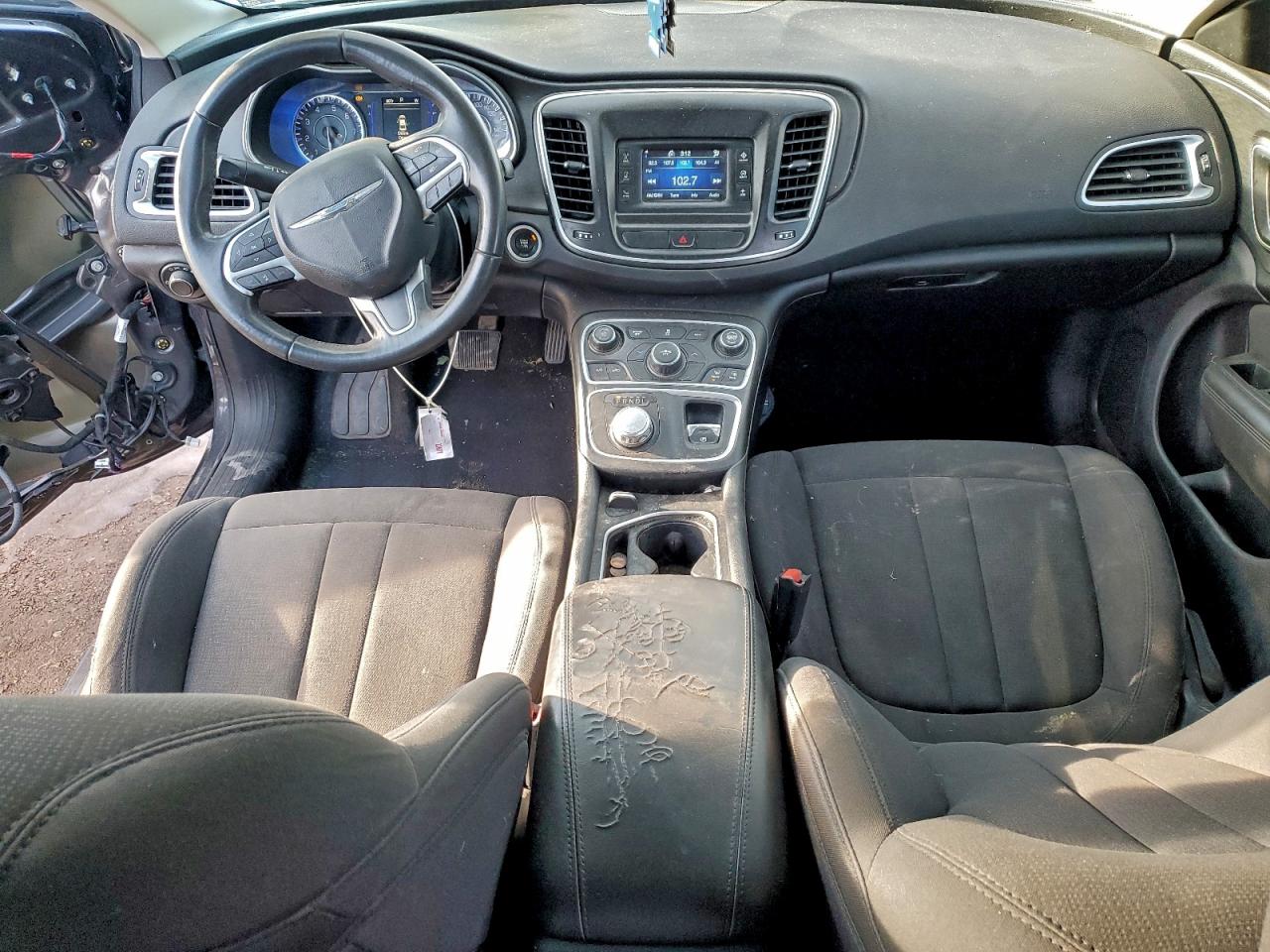 2016 CHRYSLER 200 LIMITED photo 8