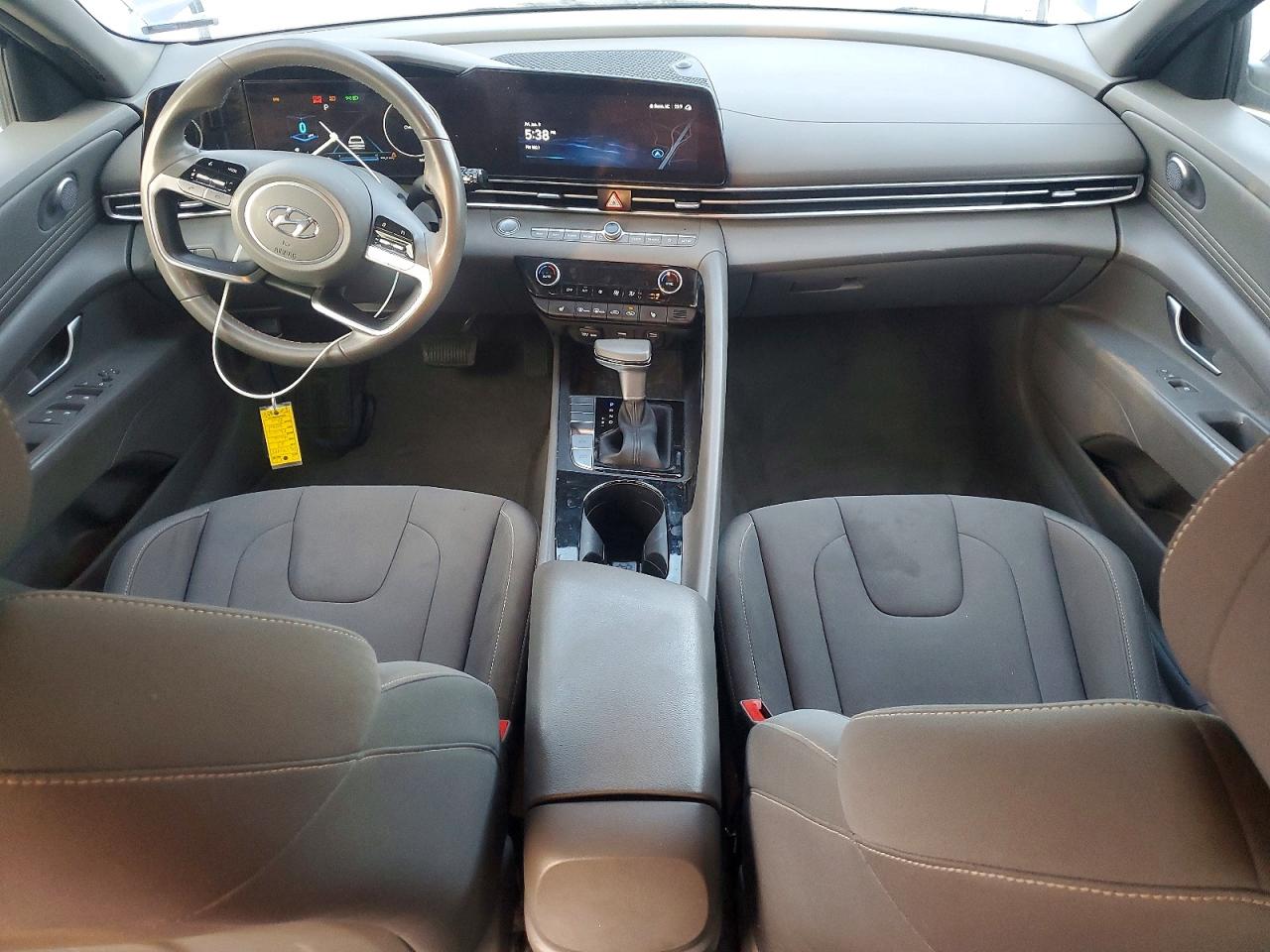 2023 HYUNDAI ELANTRA SEL photo 8
