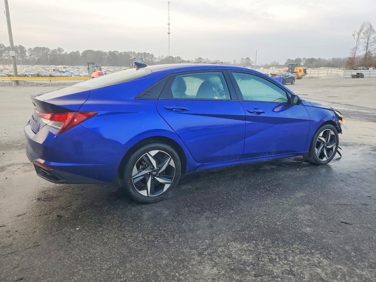 2023 HYUNDAI ELANTRA SEL photo 3