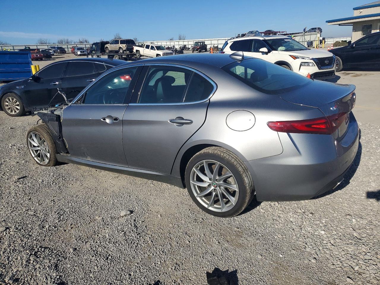 2020 ALFA ROMEO GIULIA photo 2