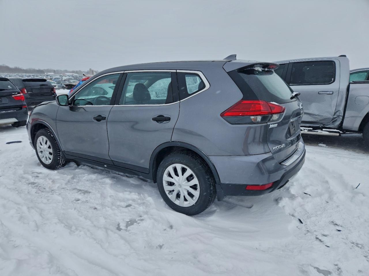2017 NISSAN ROGUE S photo 2