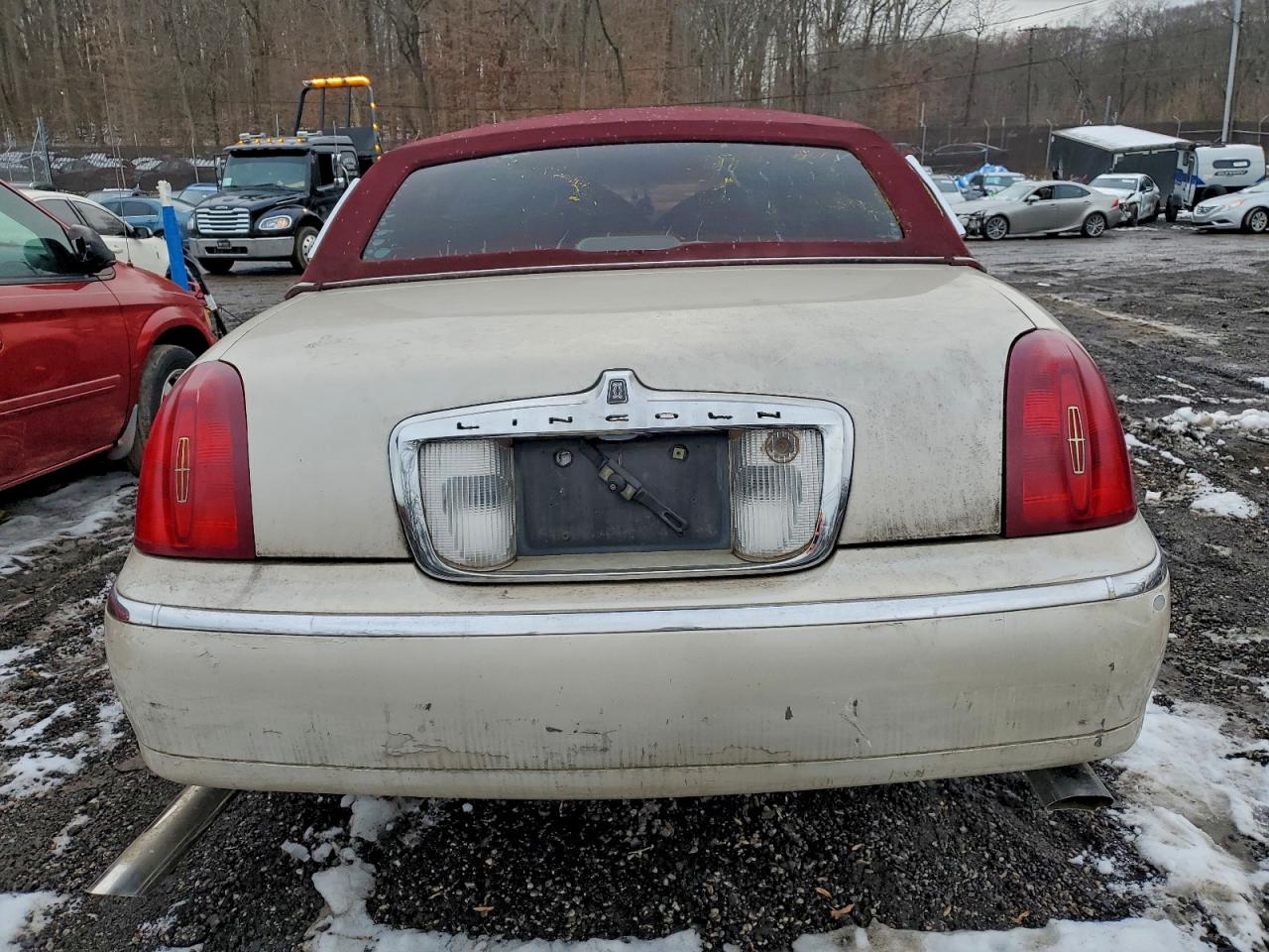 2000 LINCOLN TOWN CAR CARTIER photo 6