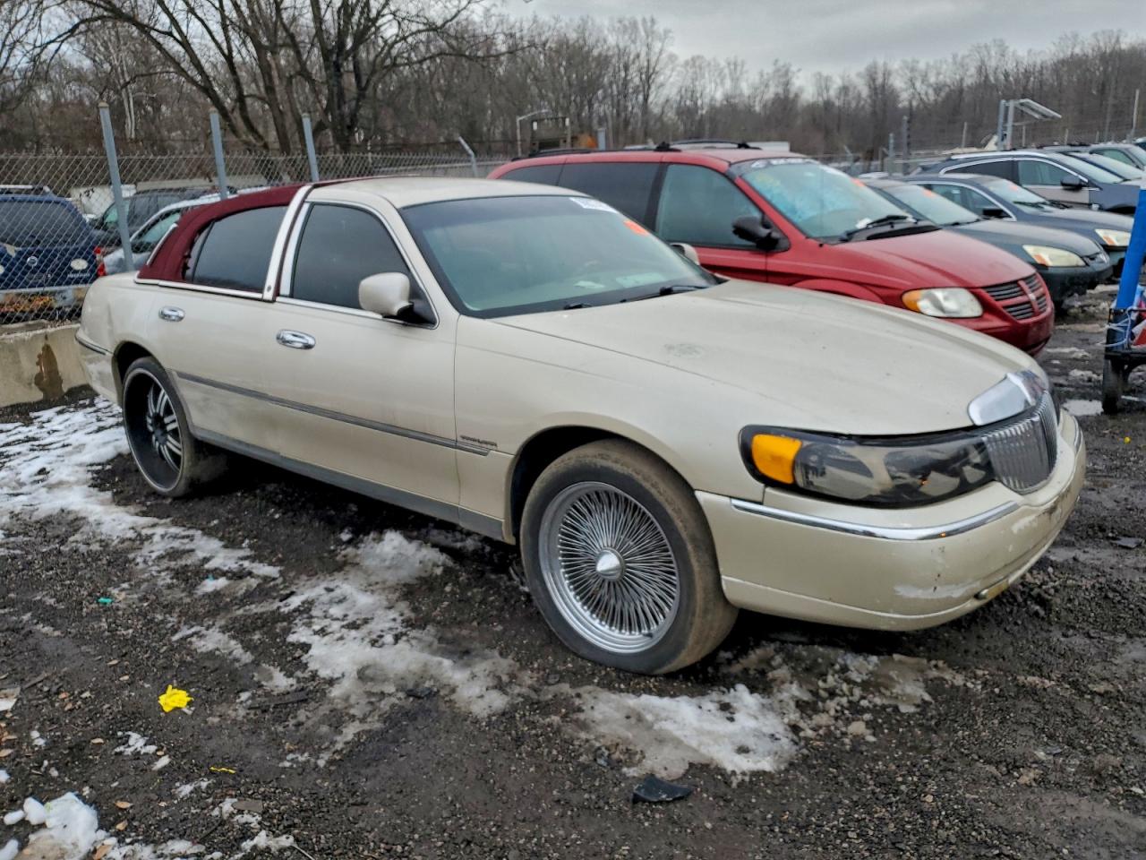 2000 LINCOLN TOWN CAR CARTIER photo 4