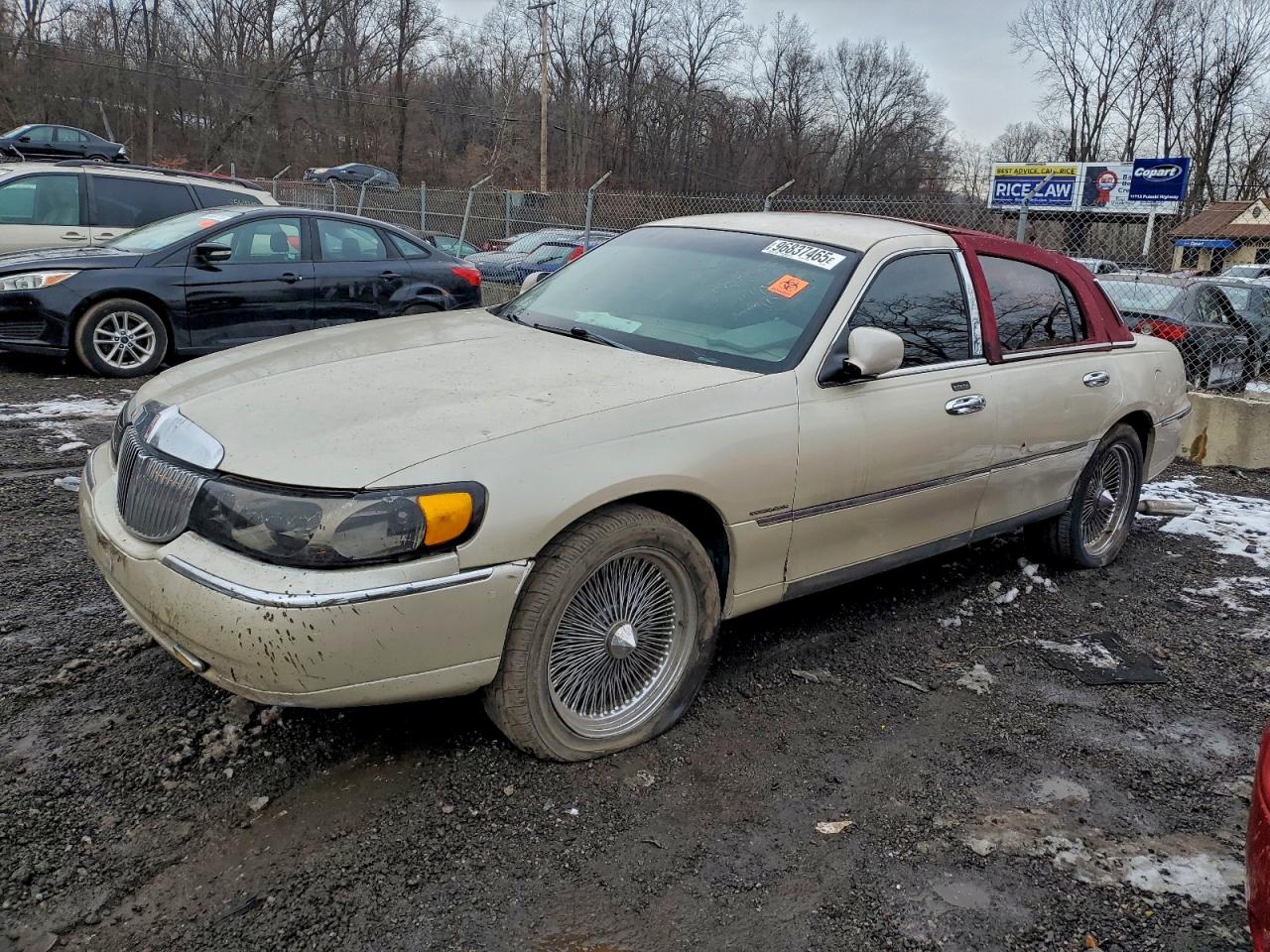 2000 LINCOLN TOWN CAR