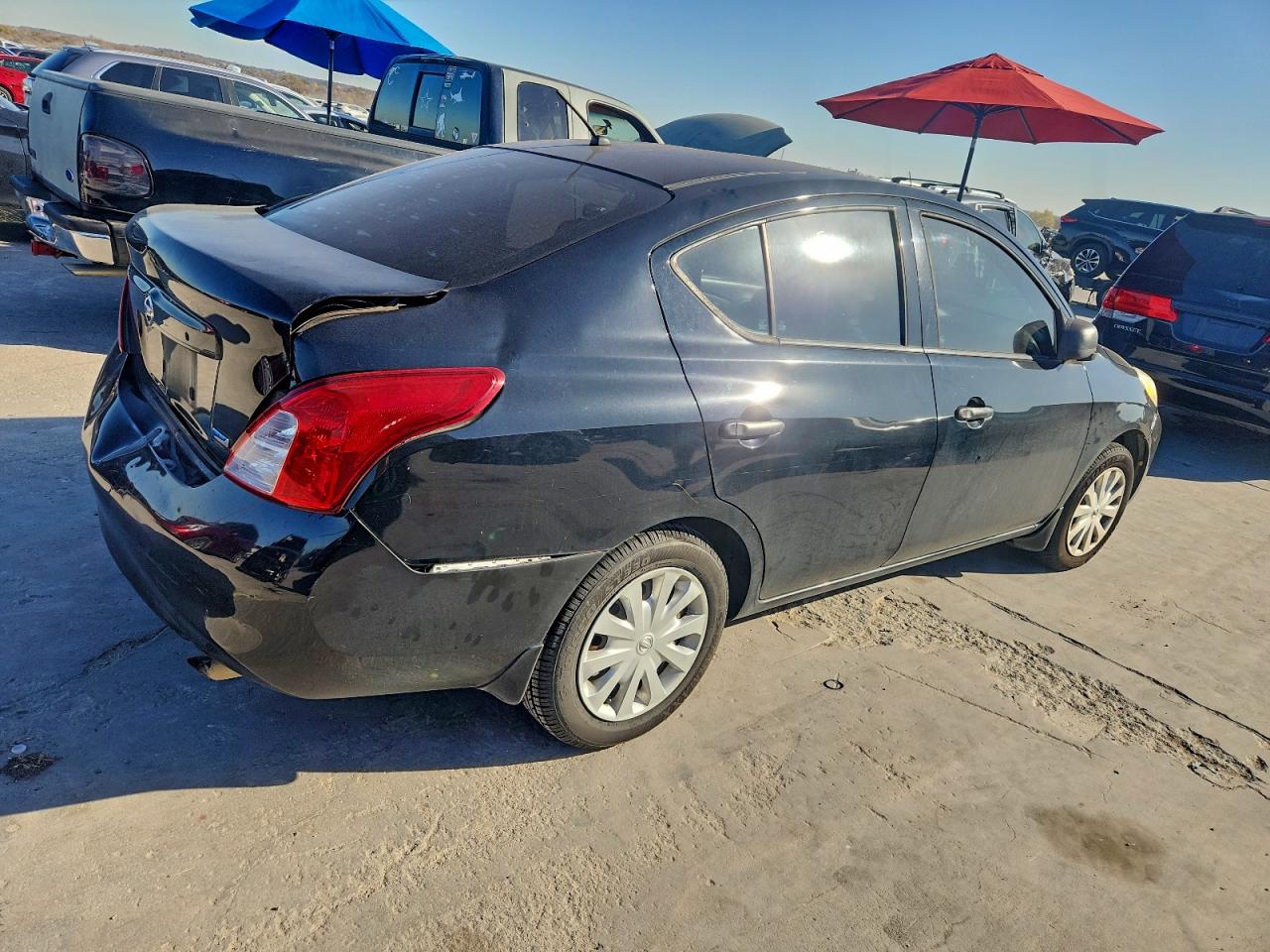 2012 NISSAN VERSA S photo 3