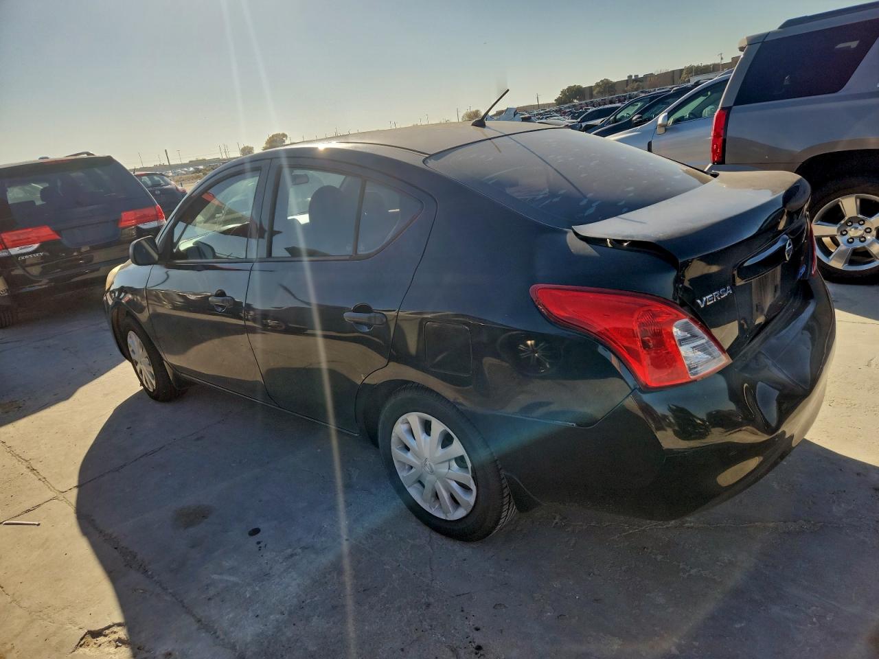 2012 NISSAN VERSA S photo 2