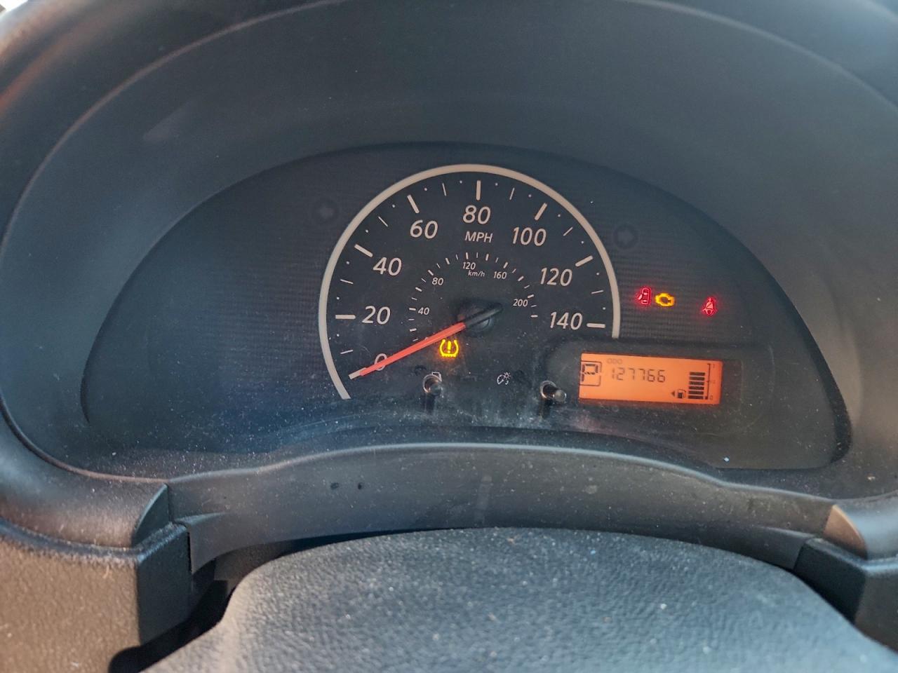 2012 NISSAN VERSA S photo 9