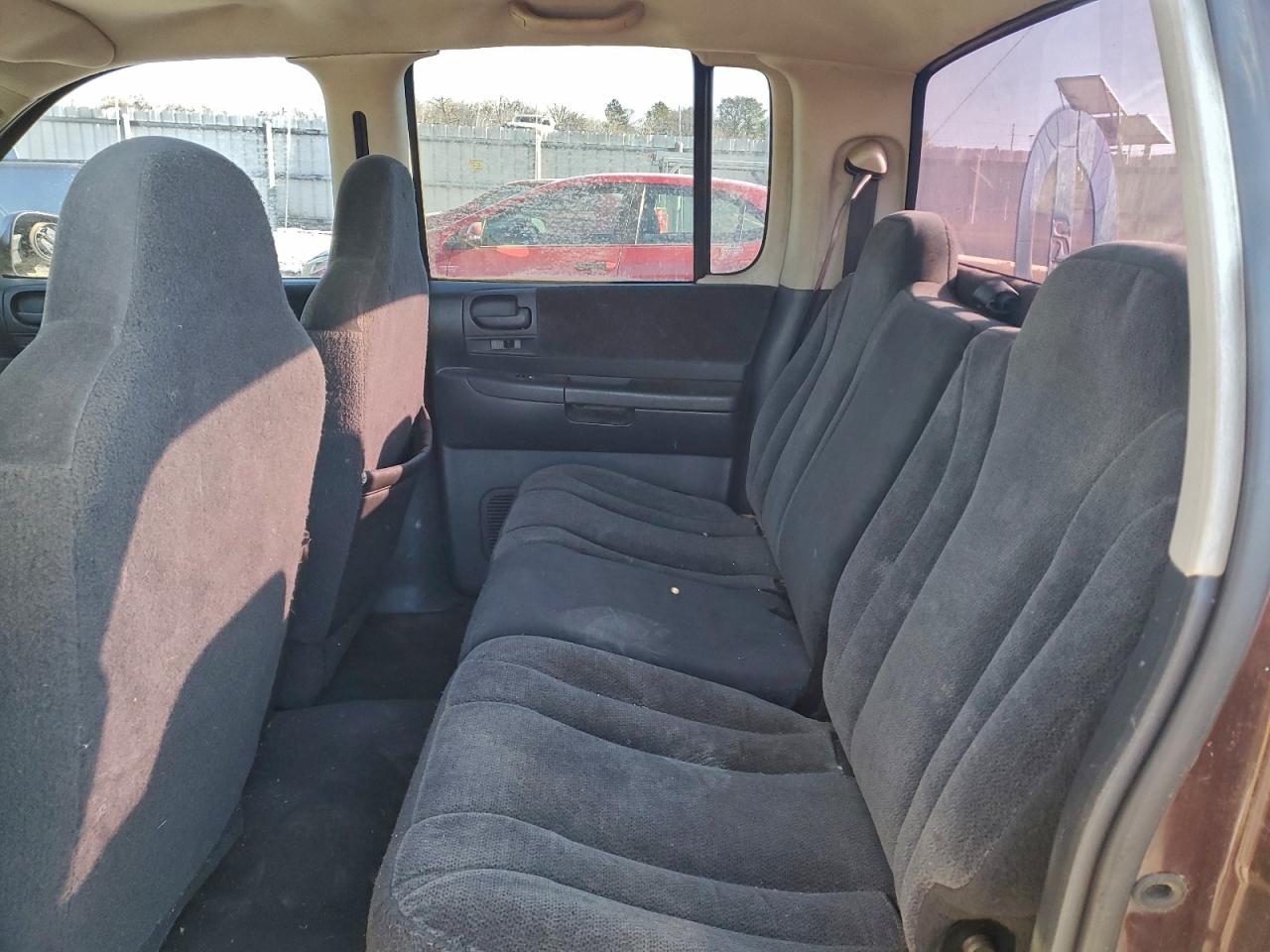 2004 DODGE DAKOTA QUAD SLT photo 10