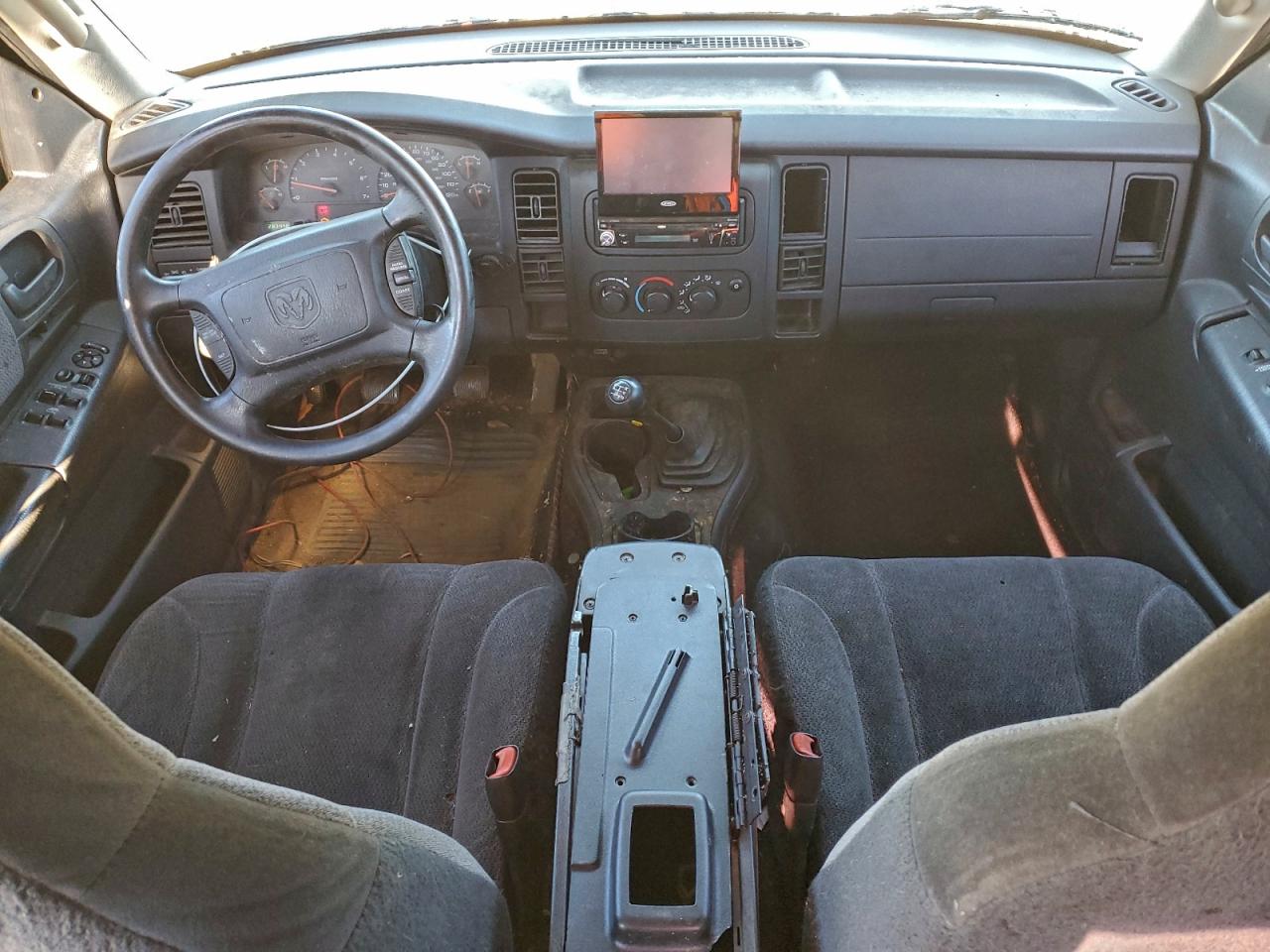 2004 DODGE DAKOTA QUAD SLT photo 8