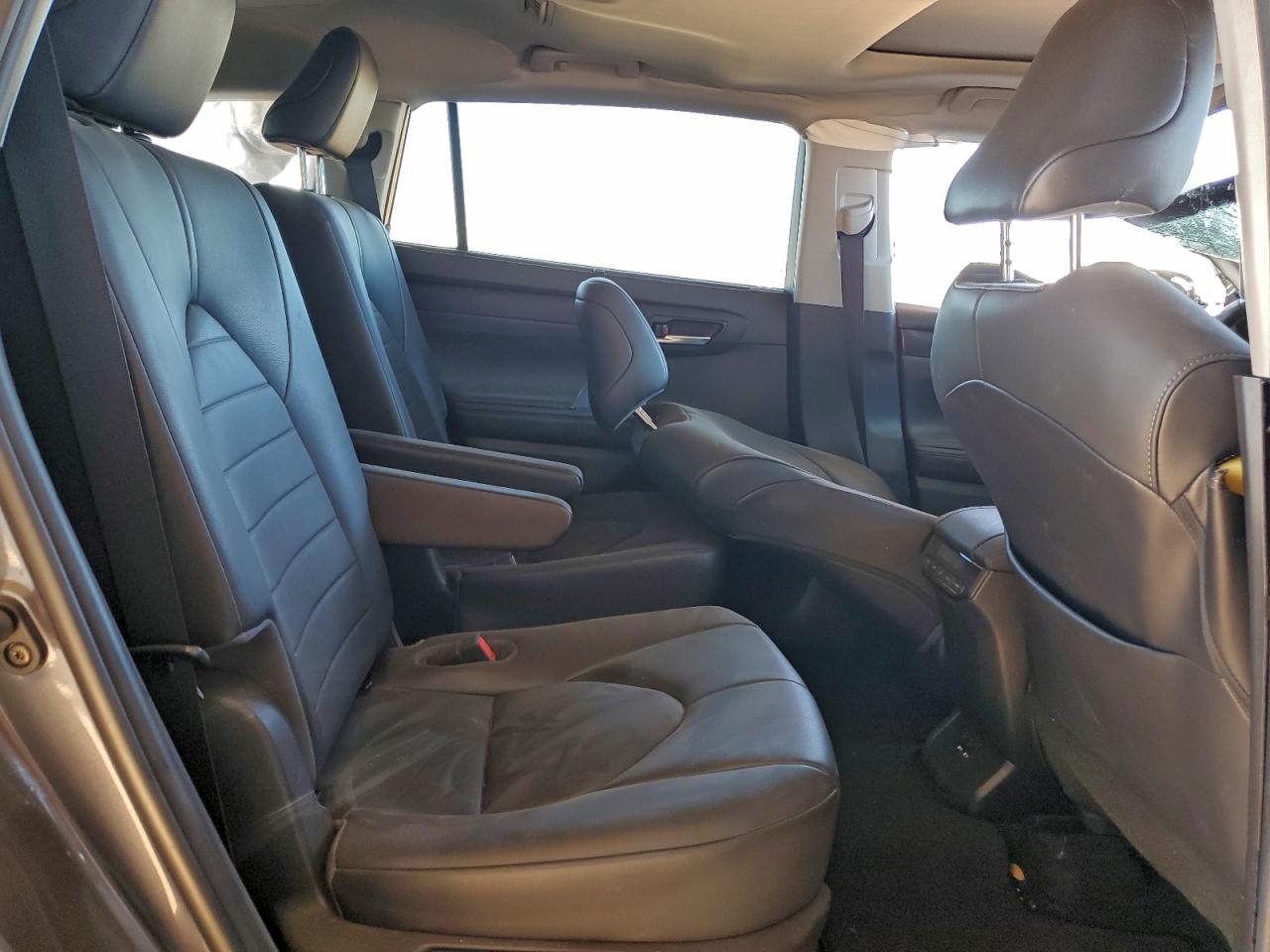 2020 TOYOTA HIGHLANDER XLE photo 10