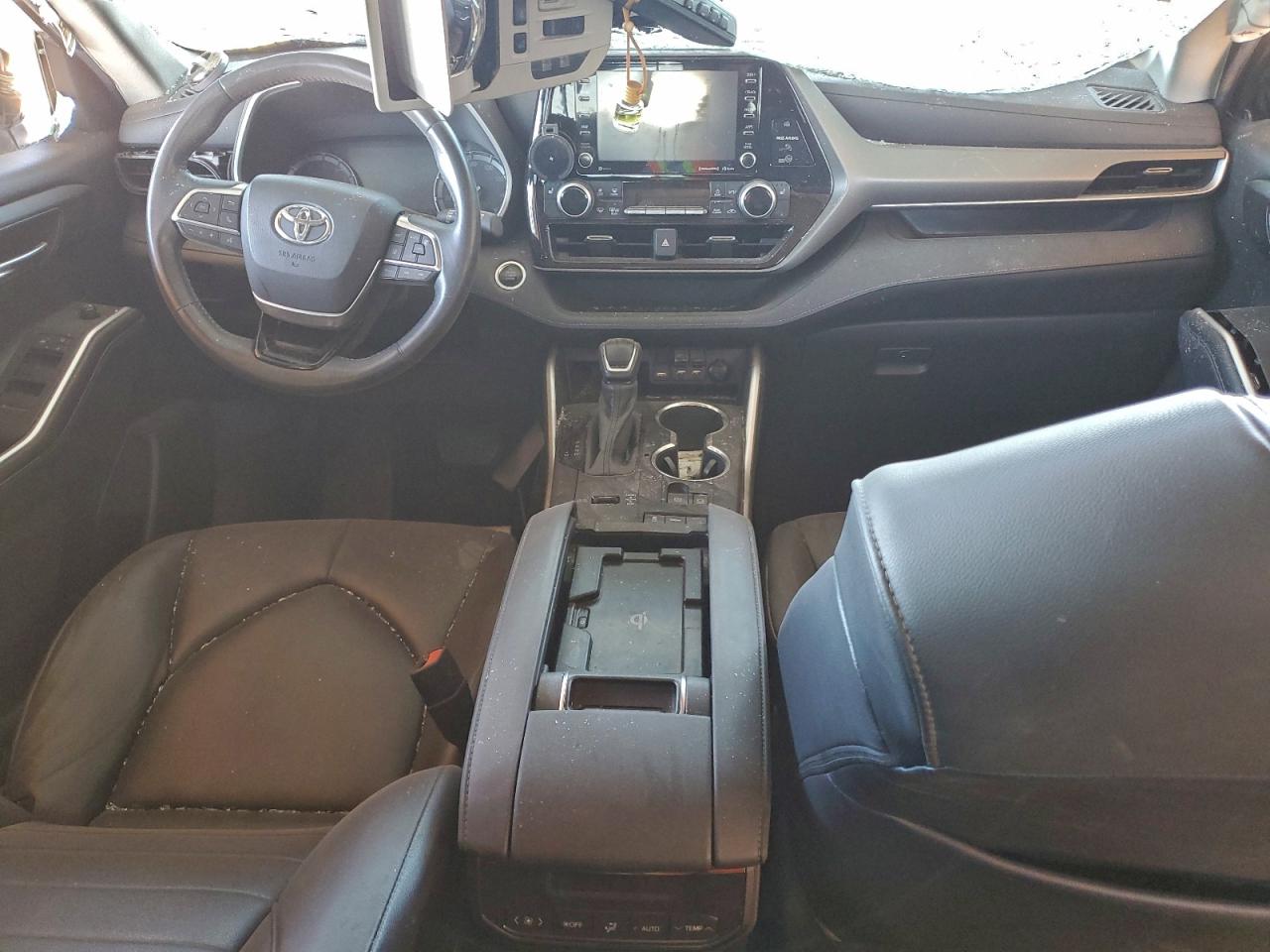 2020 TOYOTA HIGHLANDER XLE photo 8