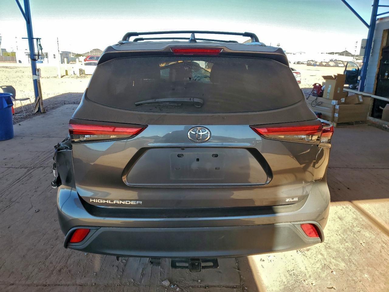 2020 TOYOTA HIGHLANDER XLE photo 6