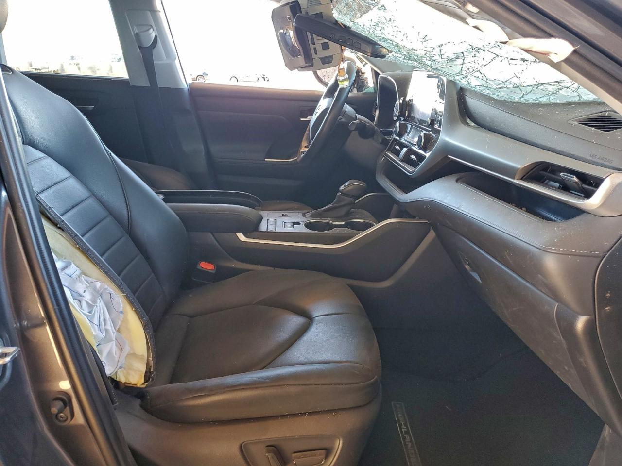 2020 TOYOTA HIGHLANDER XLE photo 7