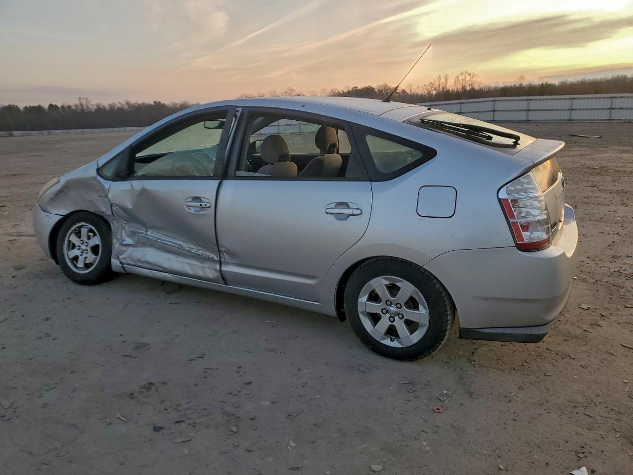 2007 TOYOTA PRIUS photo 2