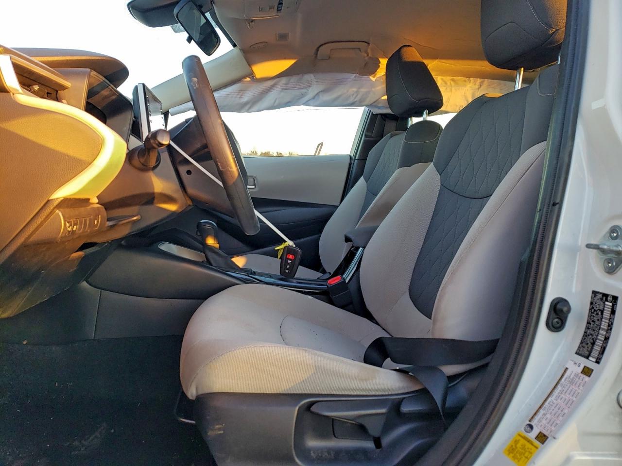 2021 TOYOTA COROLLA LE photo 7
