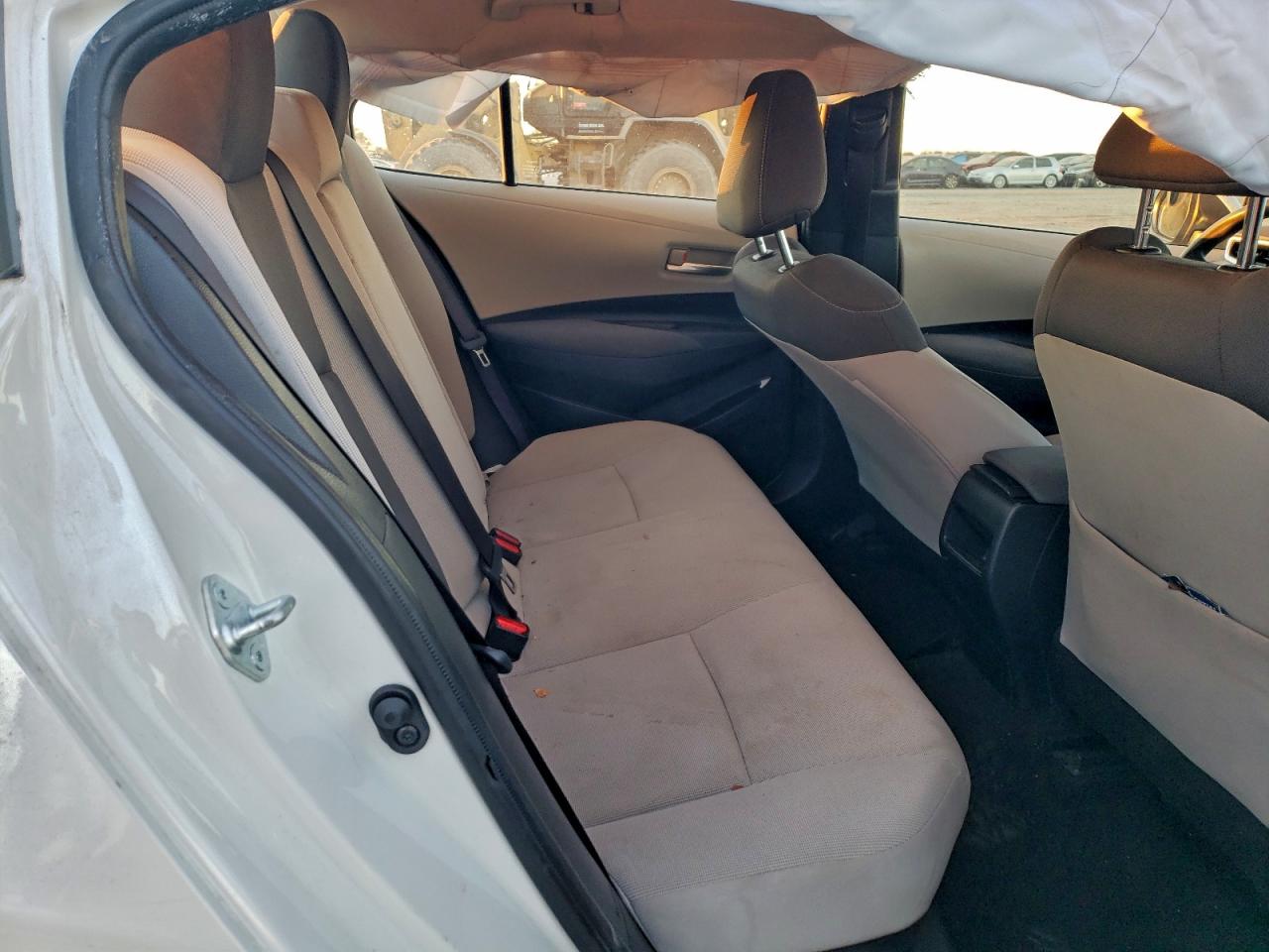 2021 TOYOTA COROLLA LE photo 10
