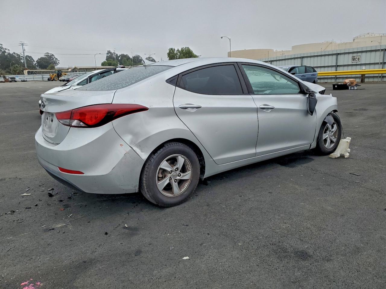 2015 HYUNDAI ELANTRA SE photo 3