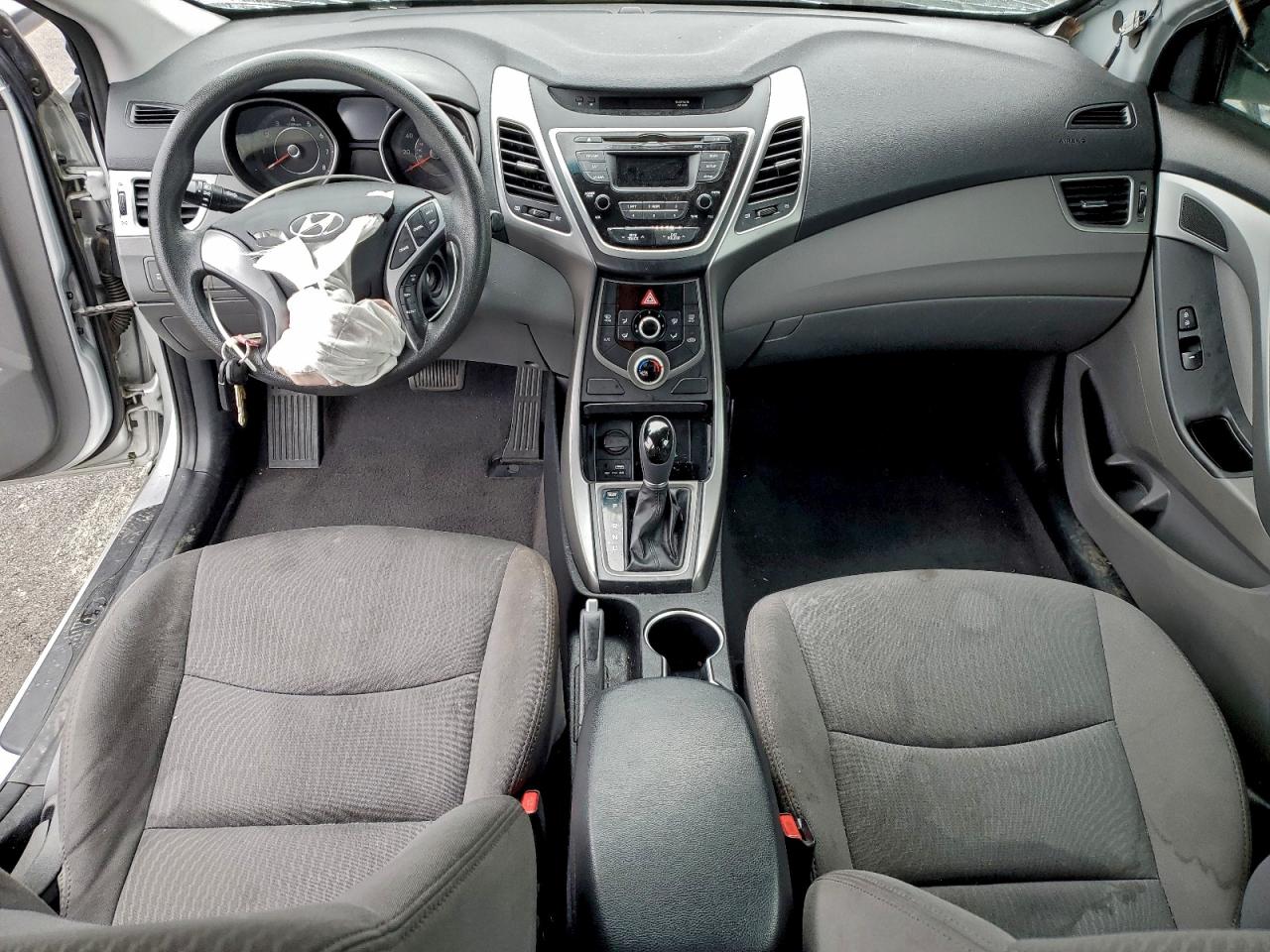 2015 HYUNDAI ELANTRA SE photo 8