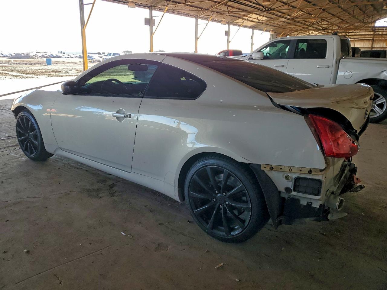 2009 INFINITI G37 BASE photo 2