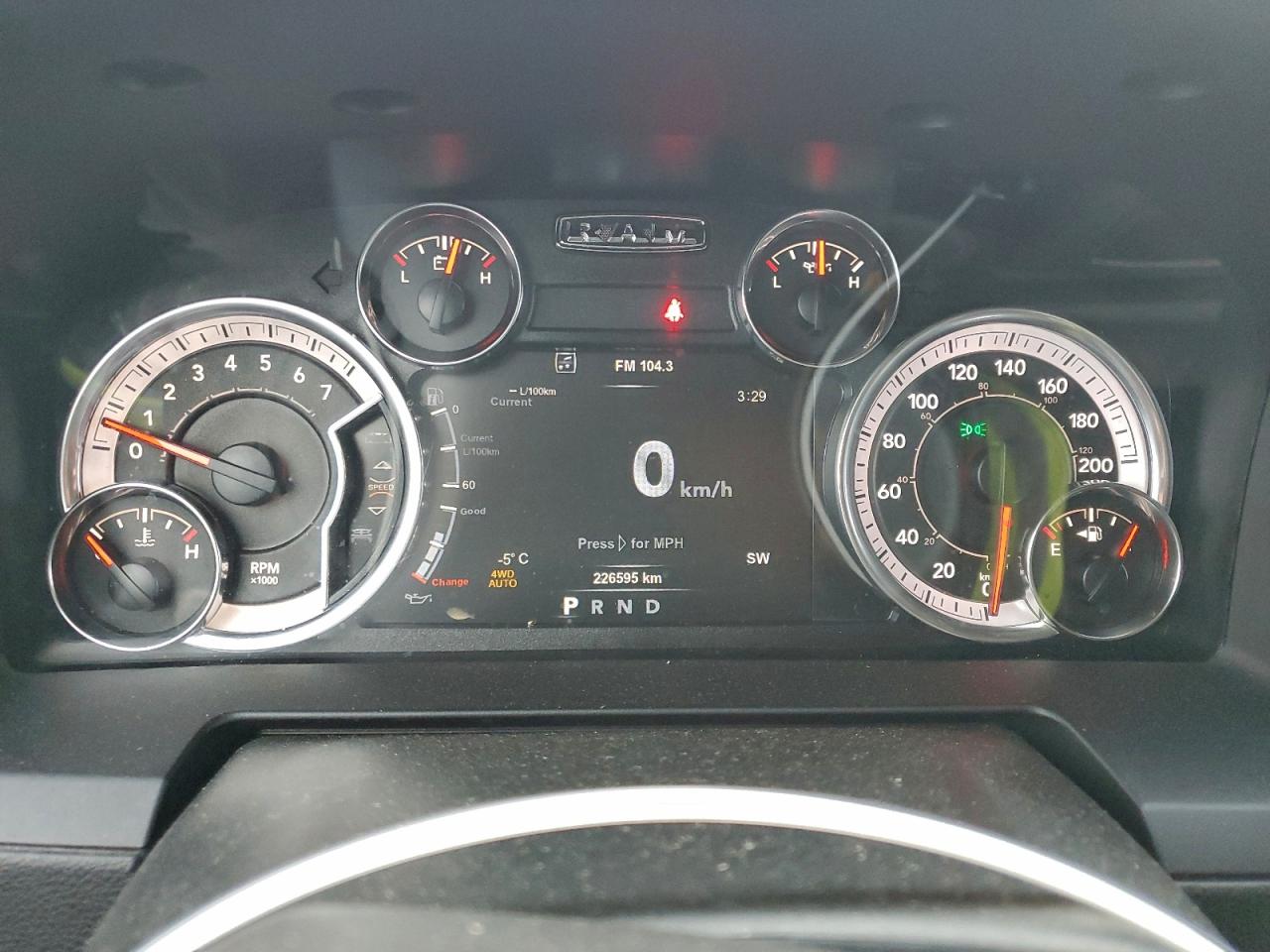 2018 RAM 1500 SPORT photo 17