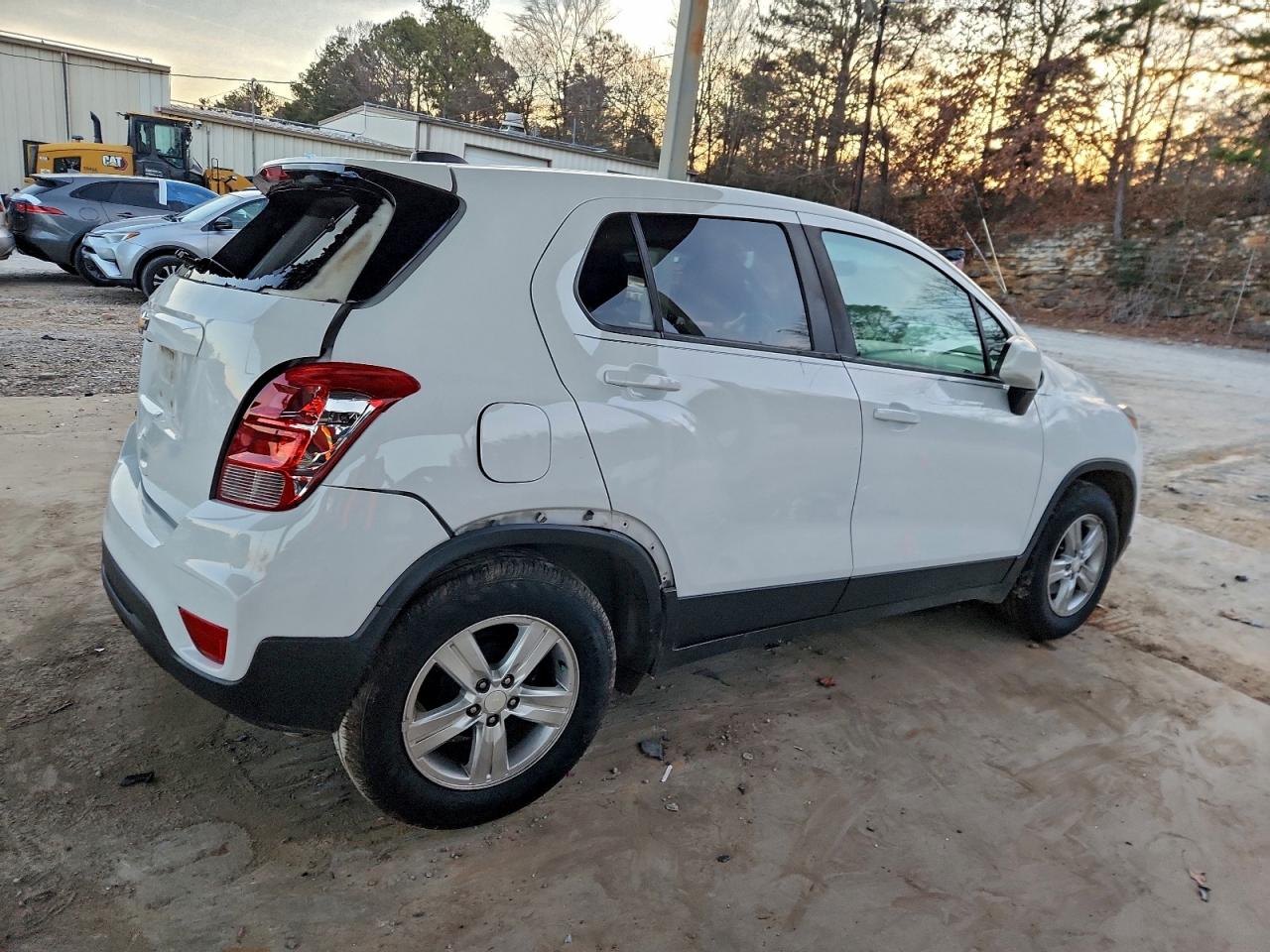 2020 CHEVROLET TRAX LS photo 3