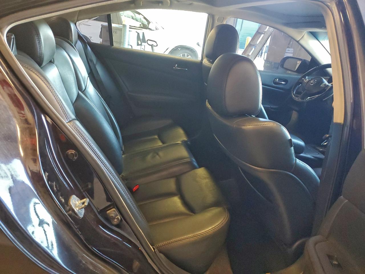 2011 NISSAN MAXIMA S photo 10