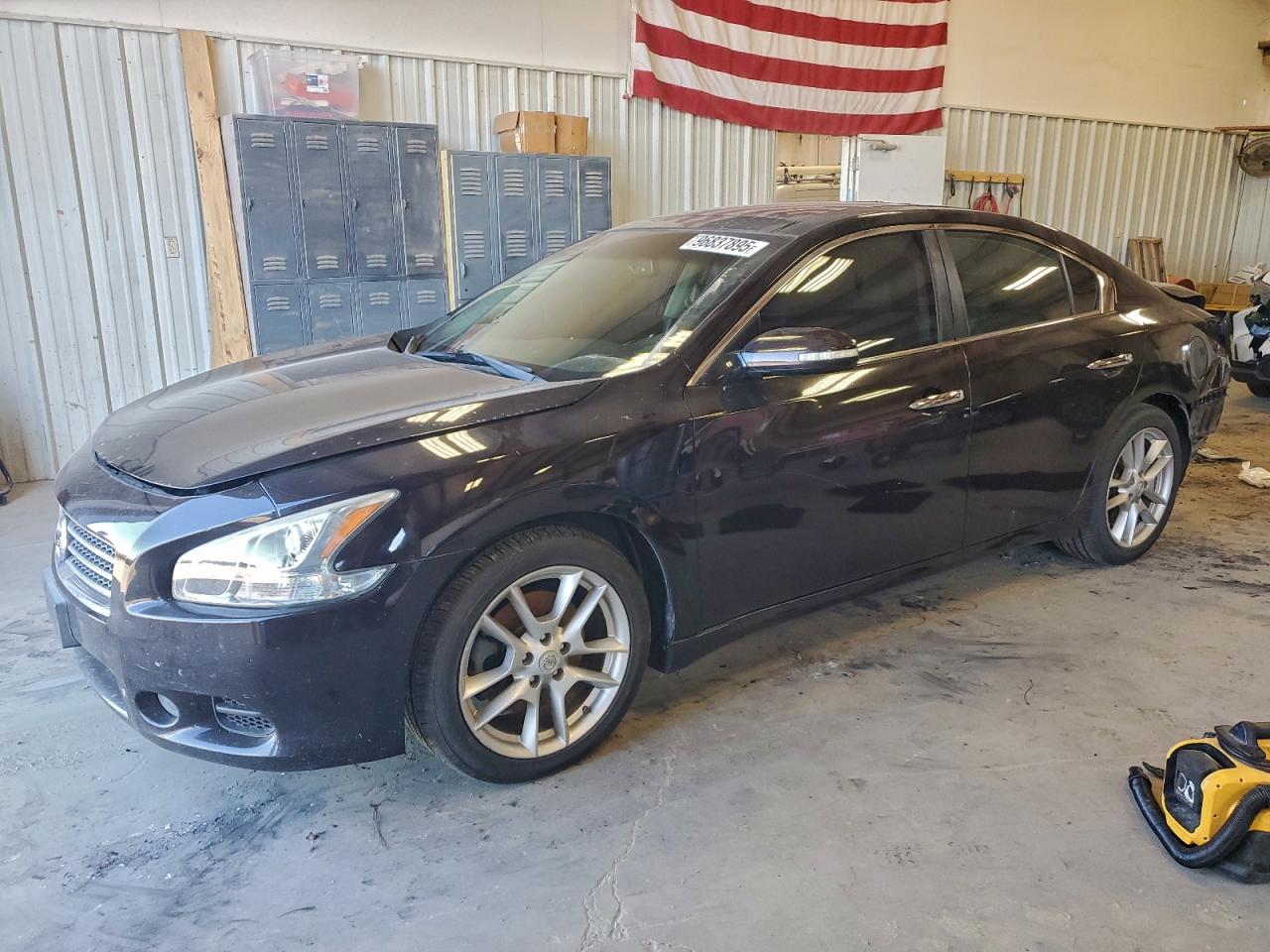 2011 NISSAN MAXIMA