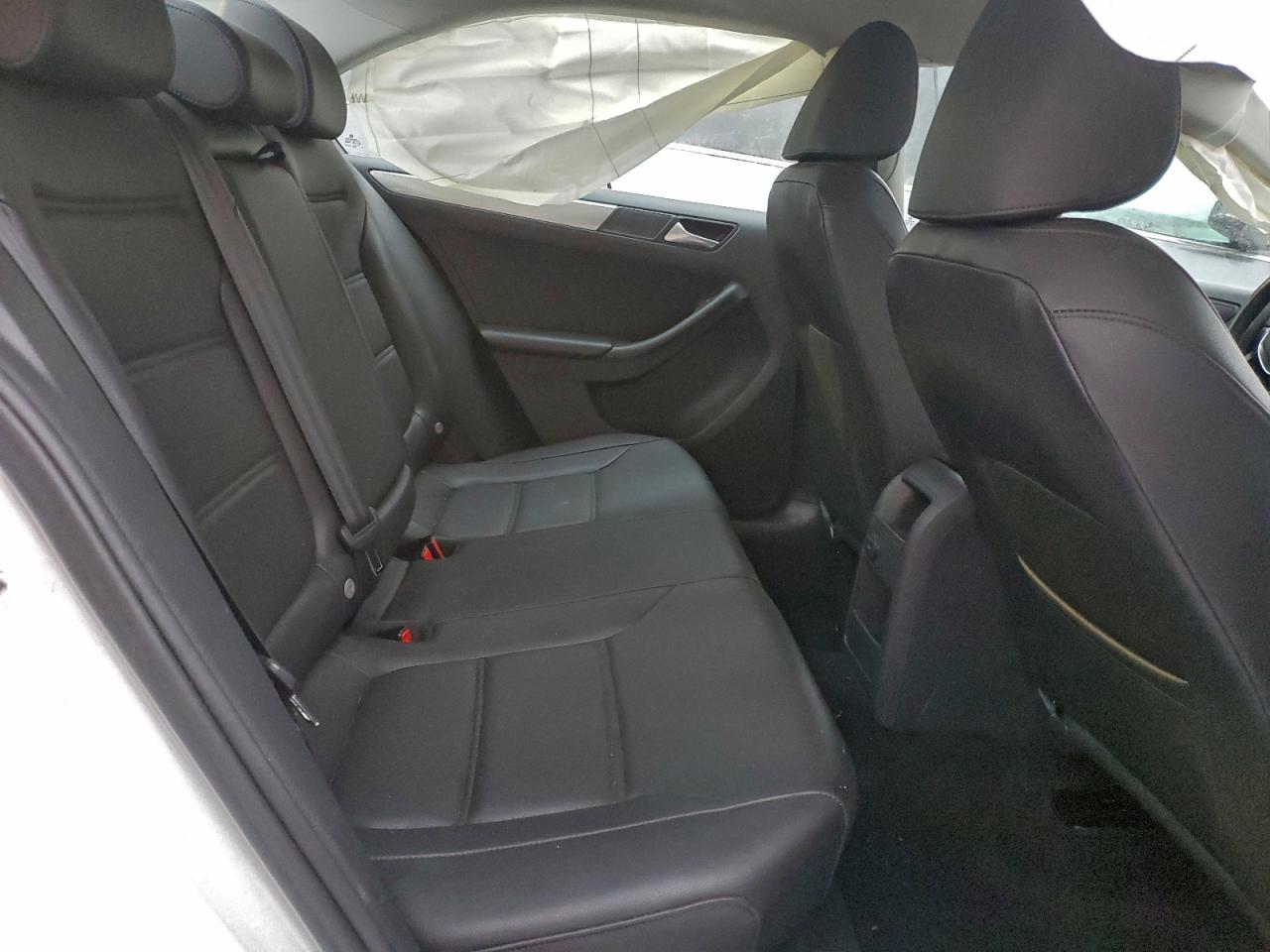 2017 VOLKSWAGEN JETTA SE photo 10
