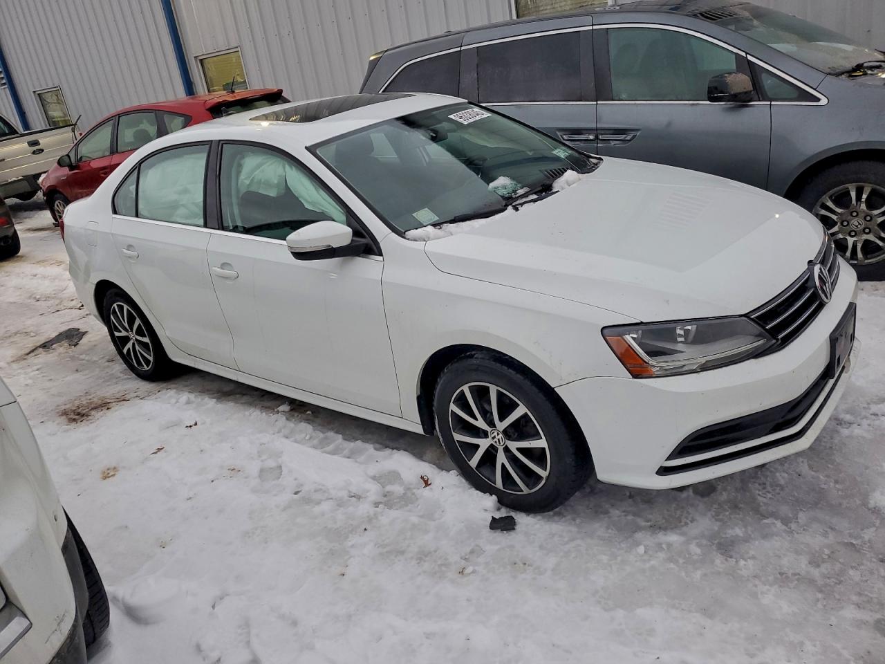 2017 VOLKSWAGEN JETTA SE photo 4