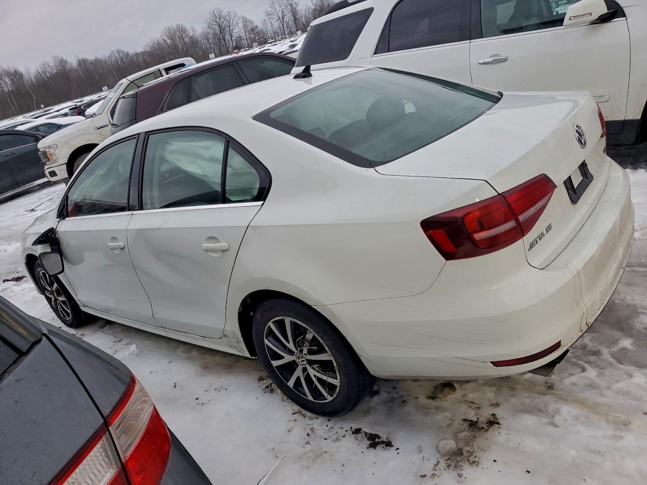 2017 VOLKSWAGEN JETTA SE photo 2