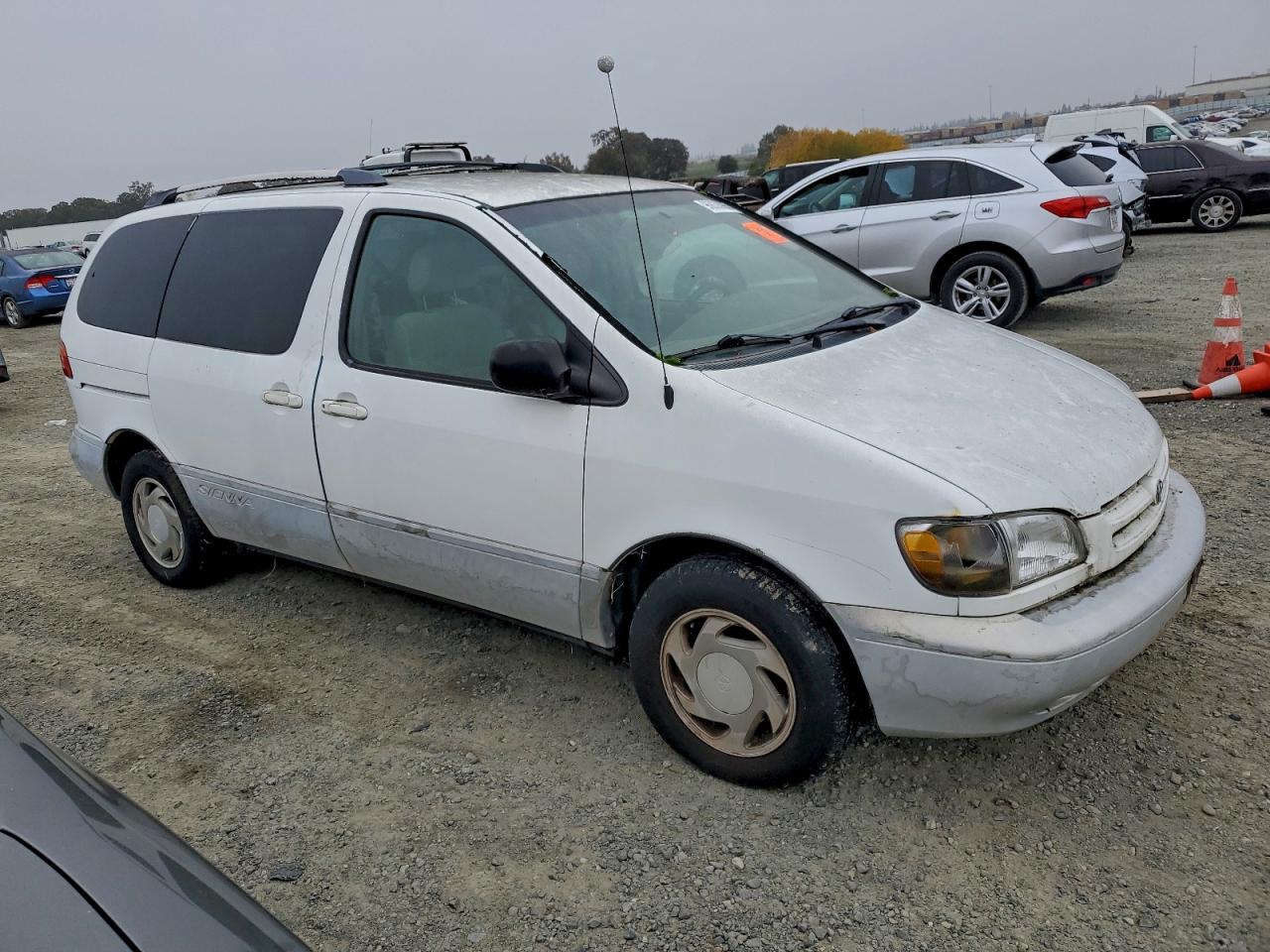 2000 TOYOTA SIENNA LE photo 4
