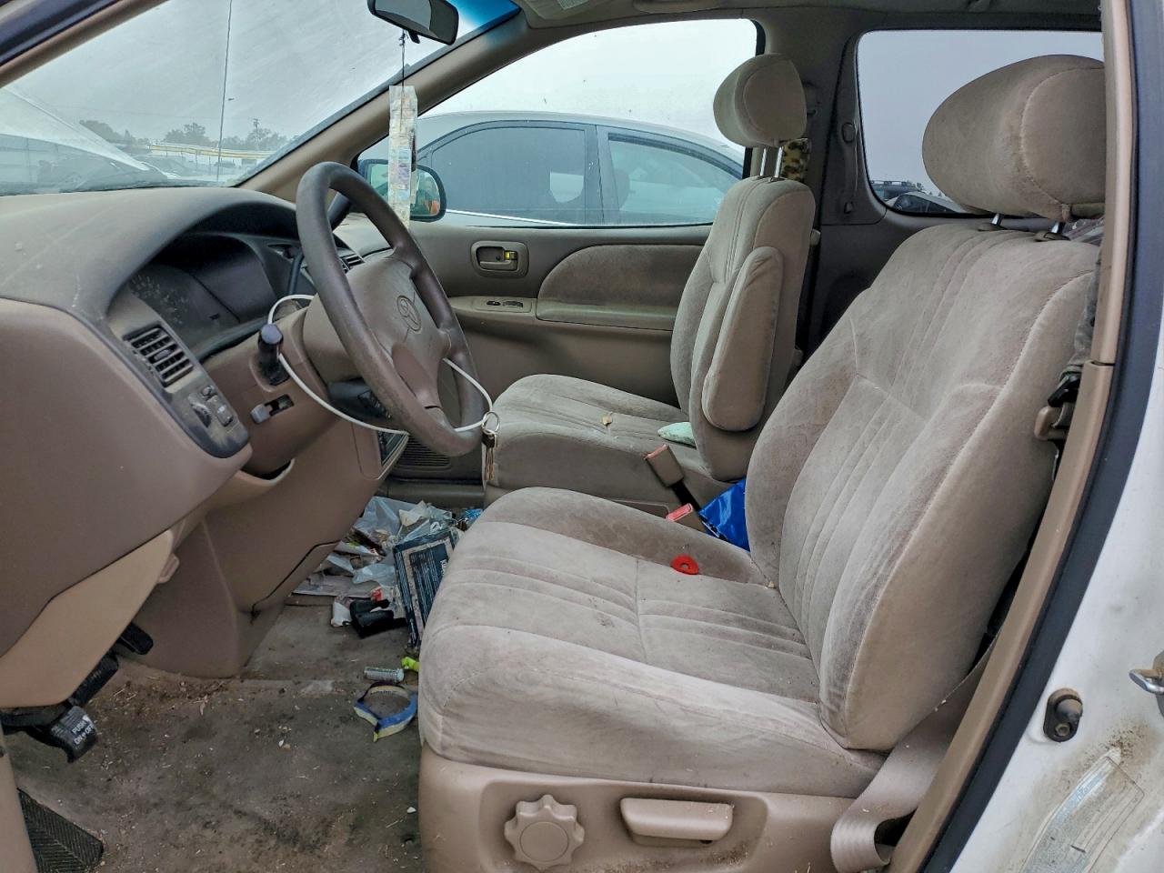 2000 TOYOTA SIENNA LE photo 7