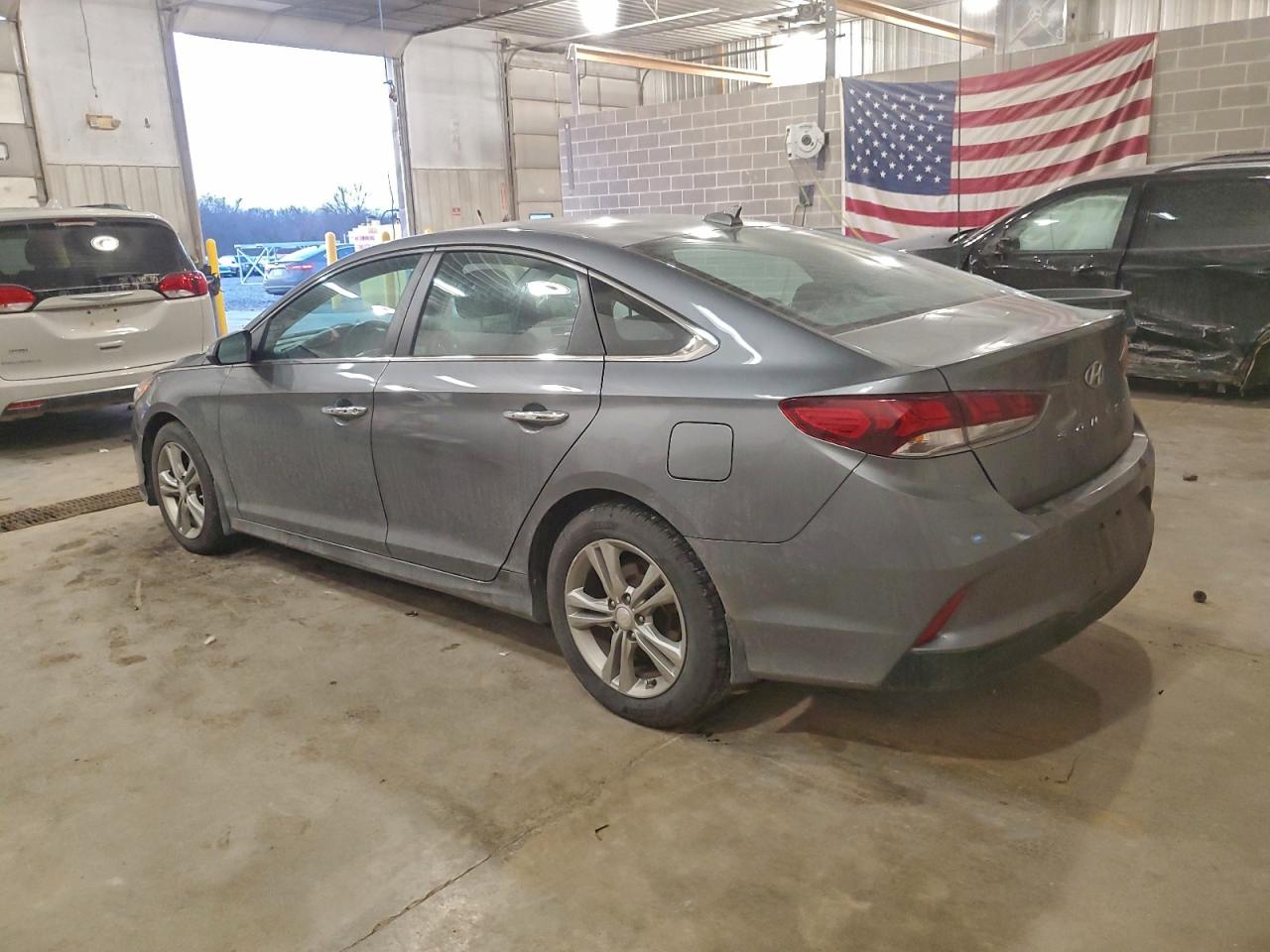 2018 HYUNDAI SONATA SPORT photo 2