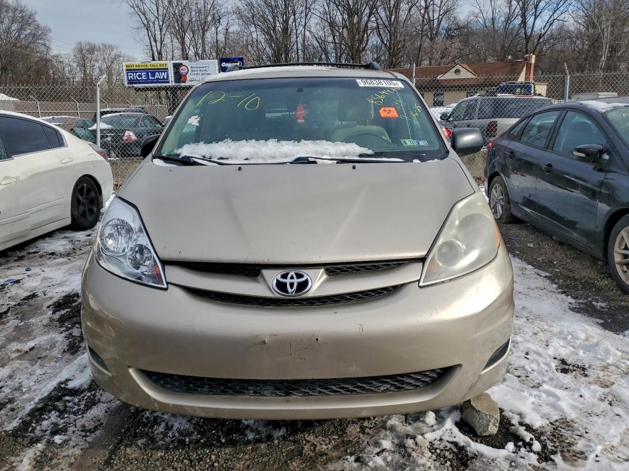 2009 TOYOTA SIENNA CE photo 5