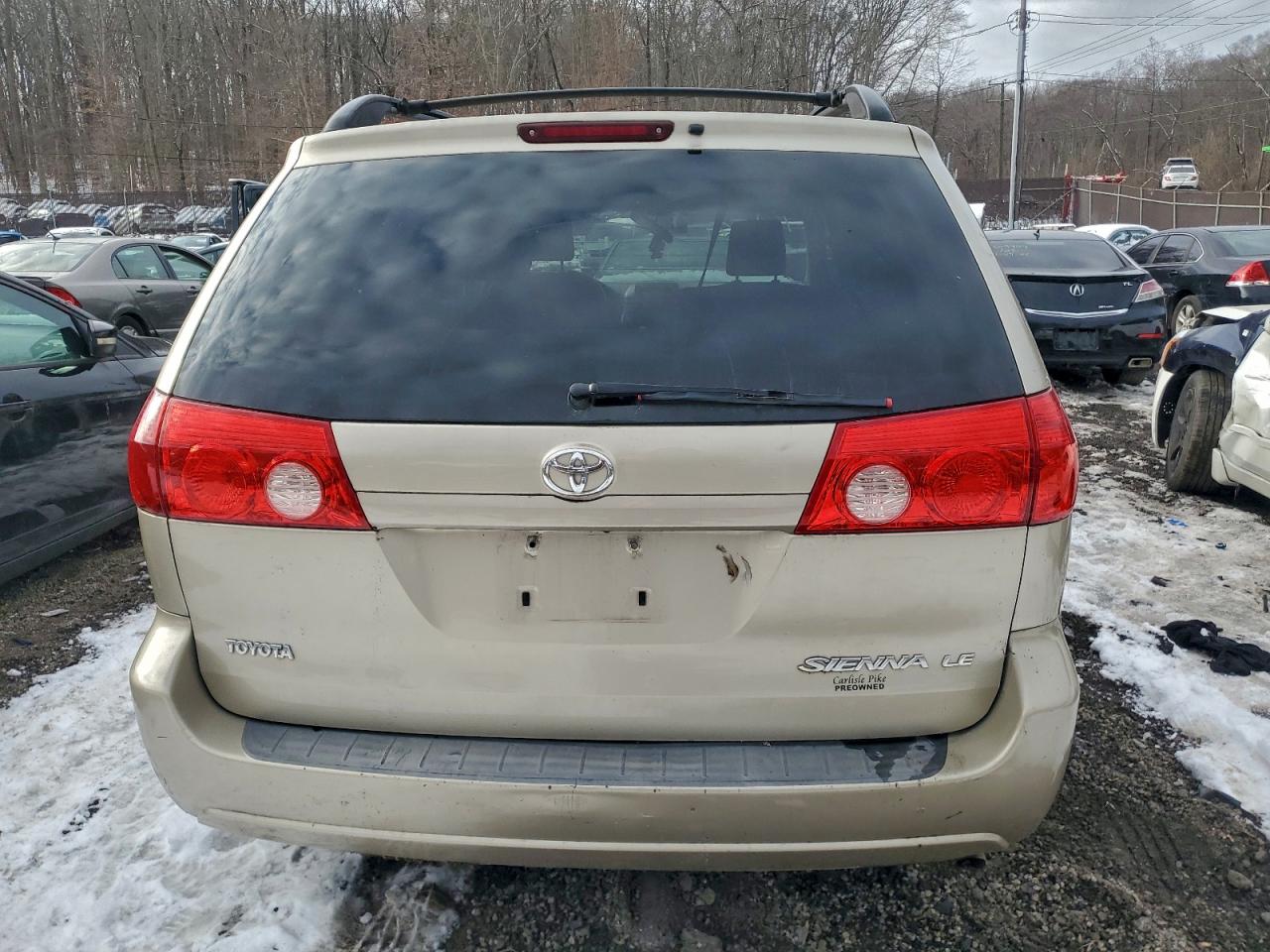 2009 TOYOTA SIENNA CE photo 6