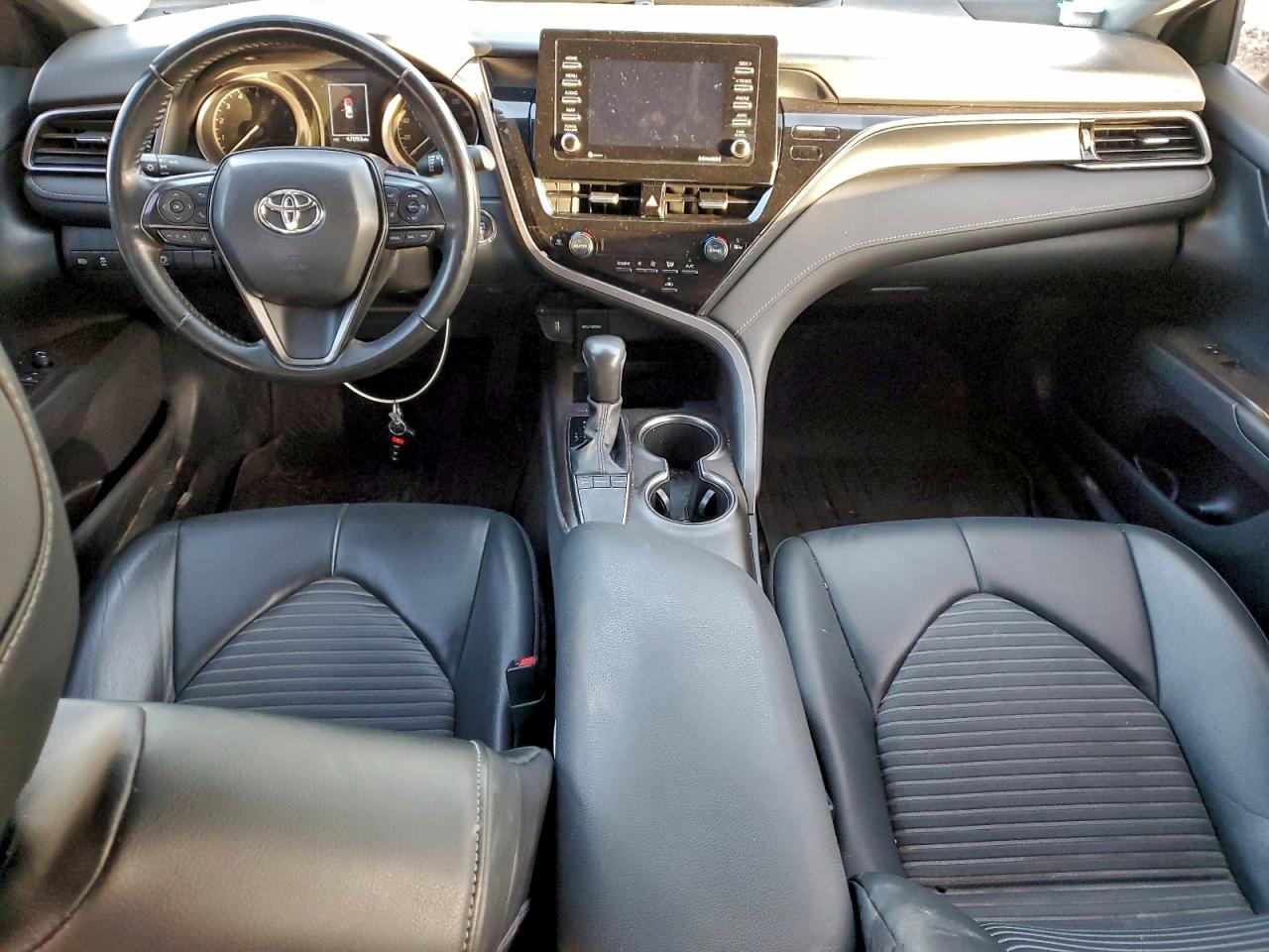 2022 TOYOTA CAMRY SE photo 8