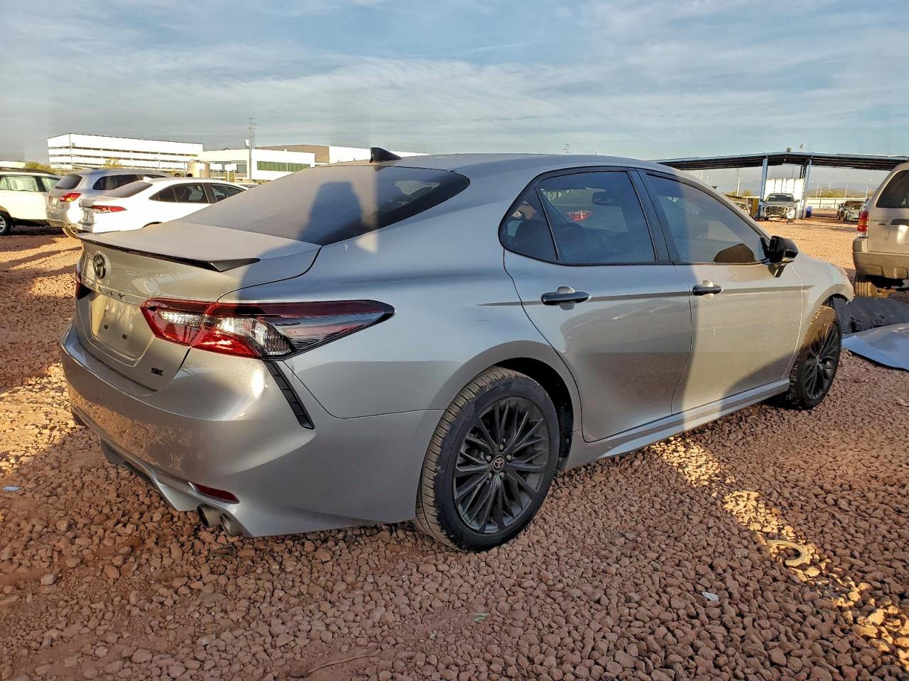 2022 TOYOTA CAMRY SE photo 3