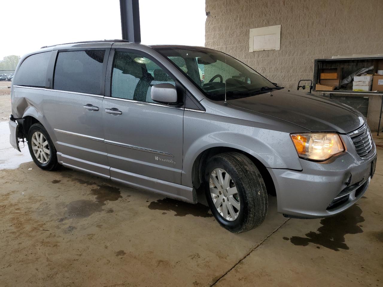 2015 CHRYSLER TOWN & COUNTRY TOURING photo 4