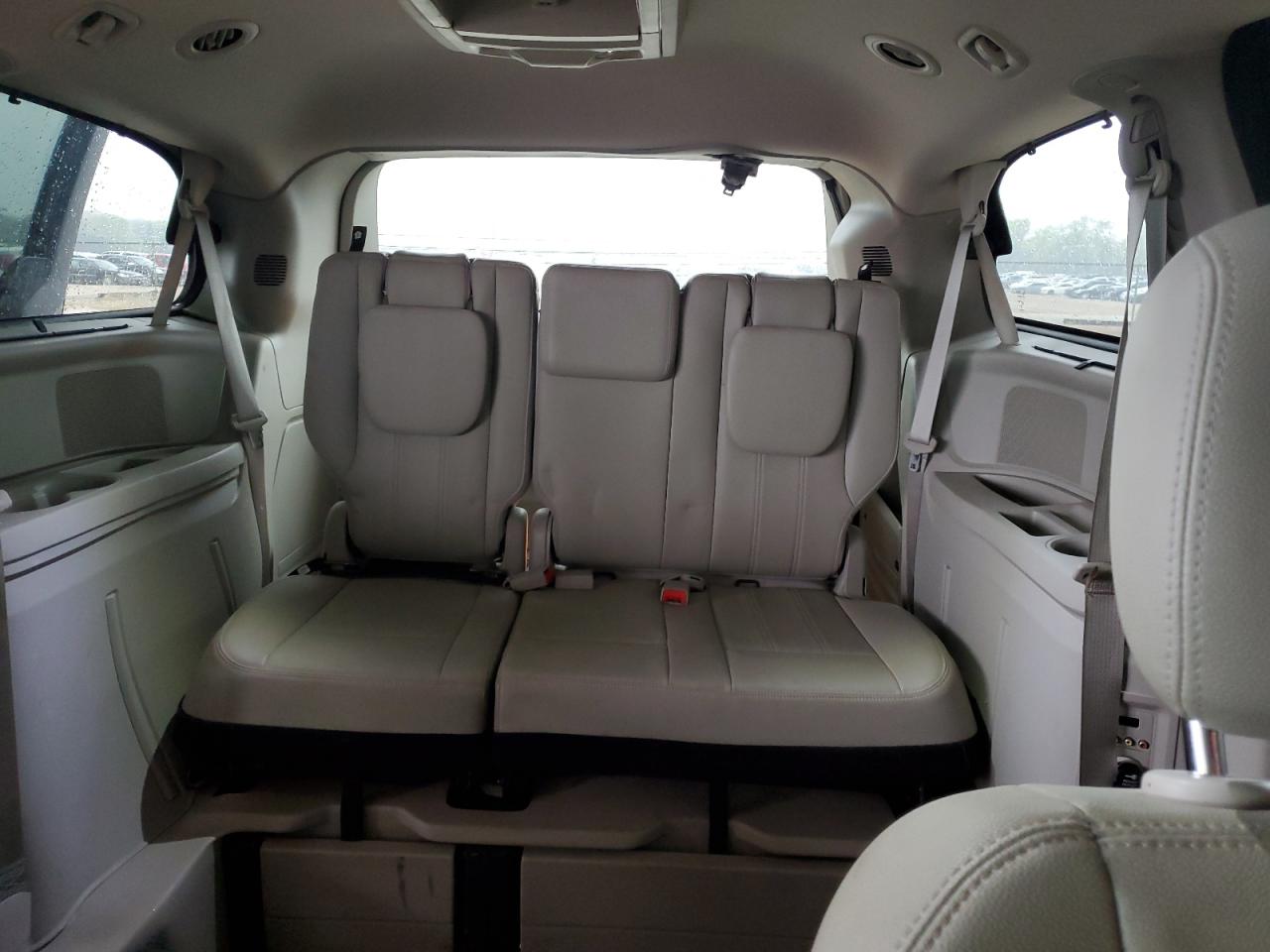2015 CHRYSLER TOWN & COUNTRY TOURING photo 10