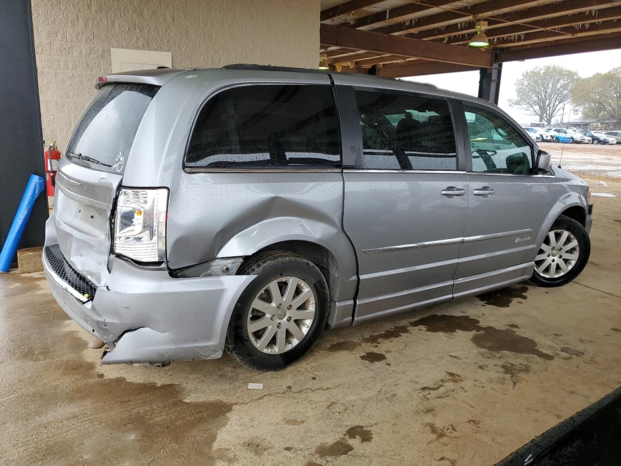 2015 CHRYSLER TOWN & COUNTRY TOURING photo 3