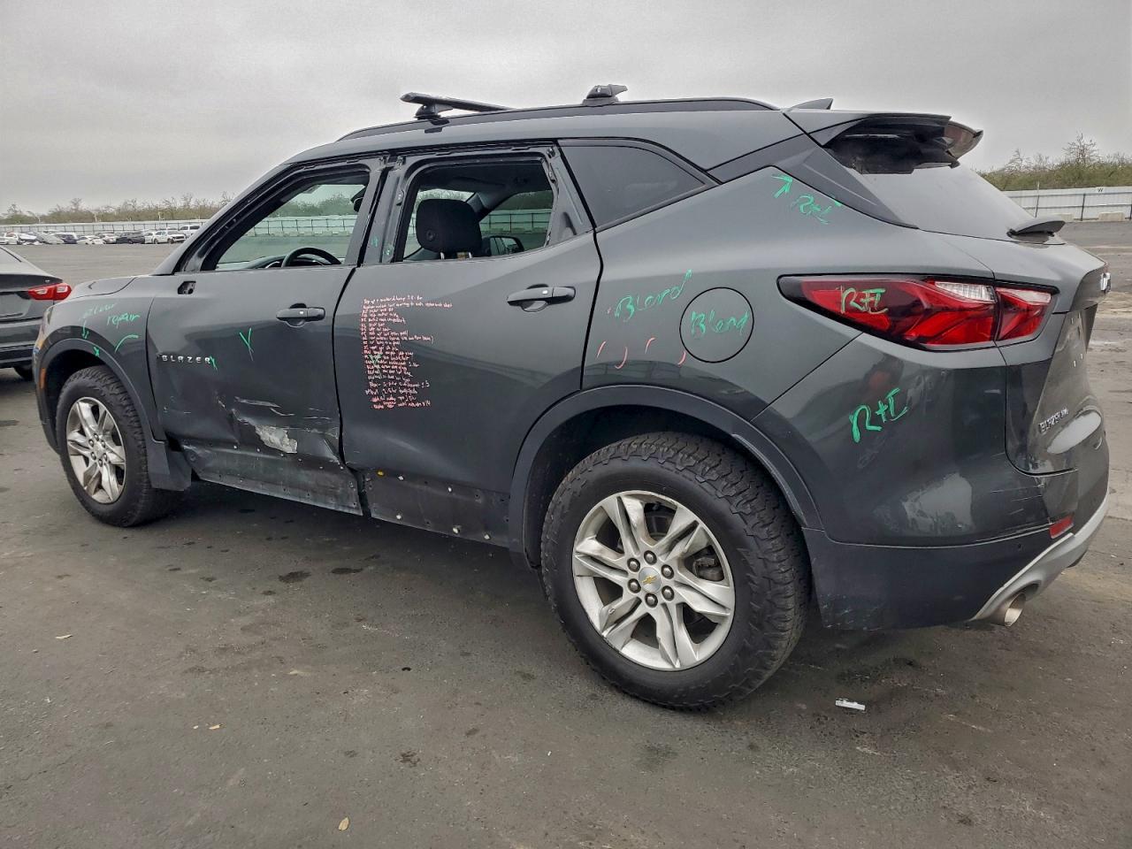 2020 CHEVROLET BLAZER 2LT photo 2