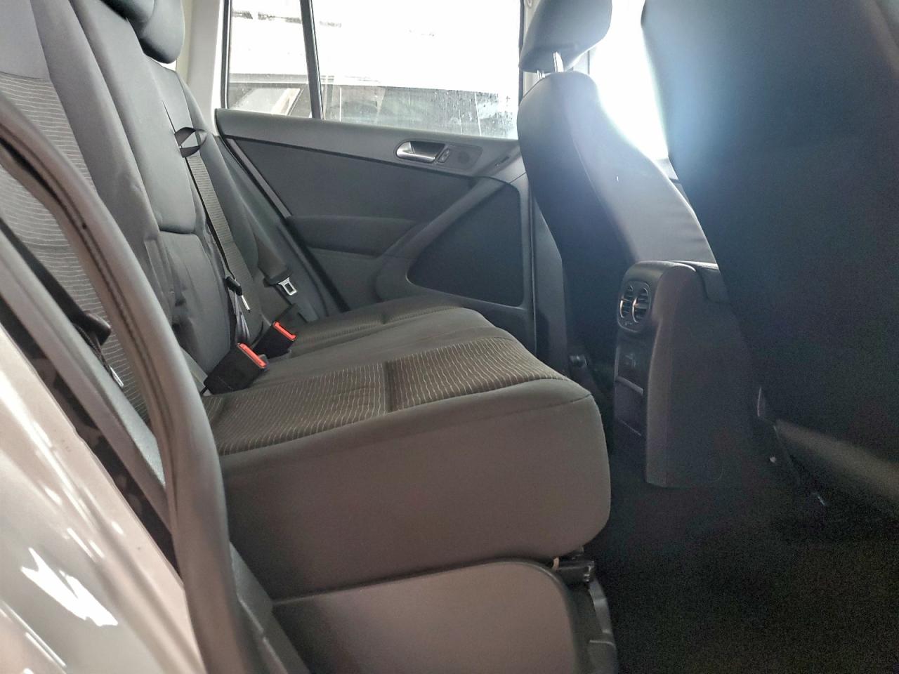 2017 VOLKSWAGEN TIGUAN S photo 11