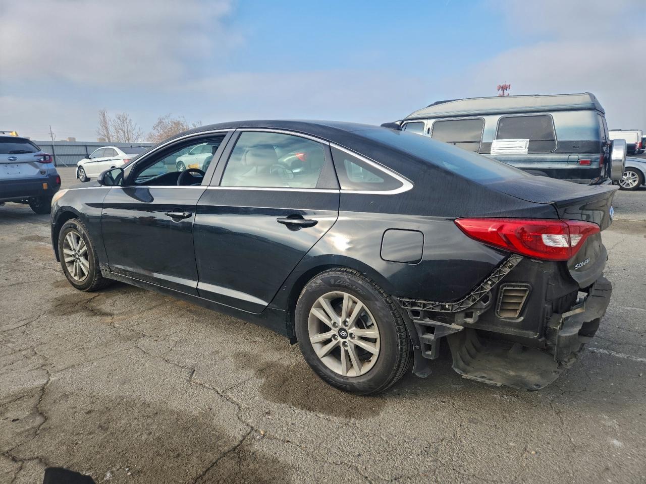 2015 HYUNDAI SONATA SE photo 2