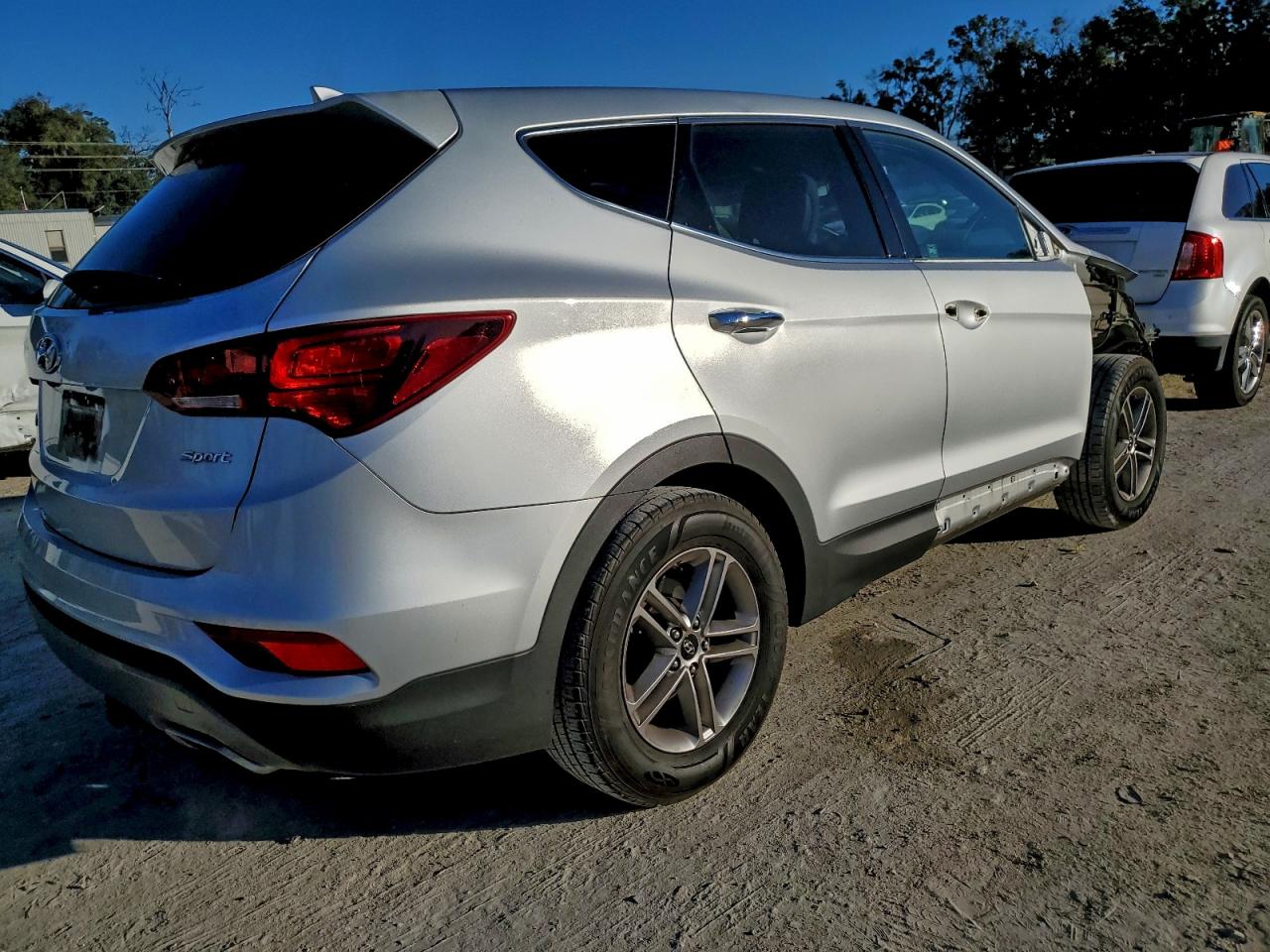 2017 HYUNDAI SANTA FE SPORT photo 3